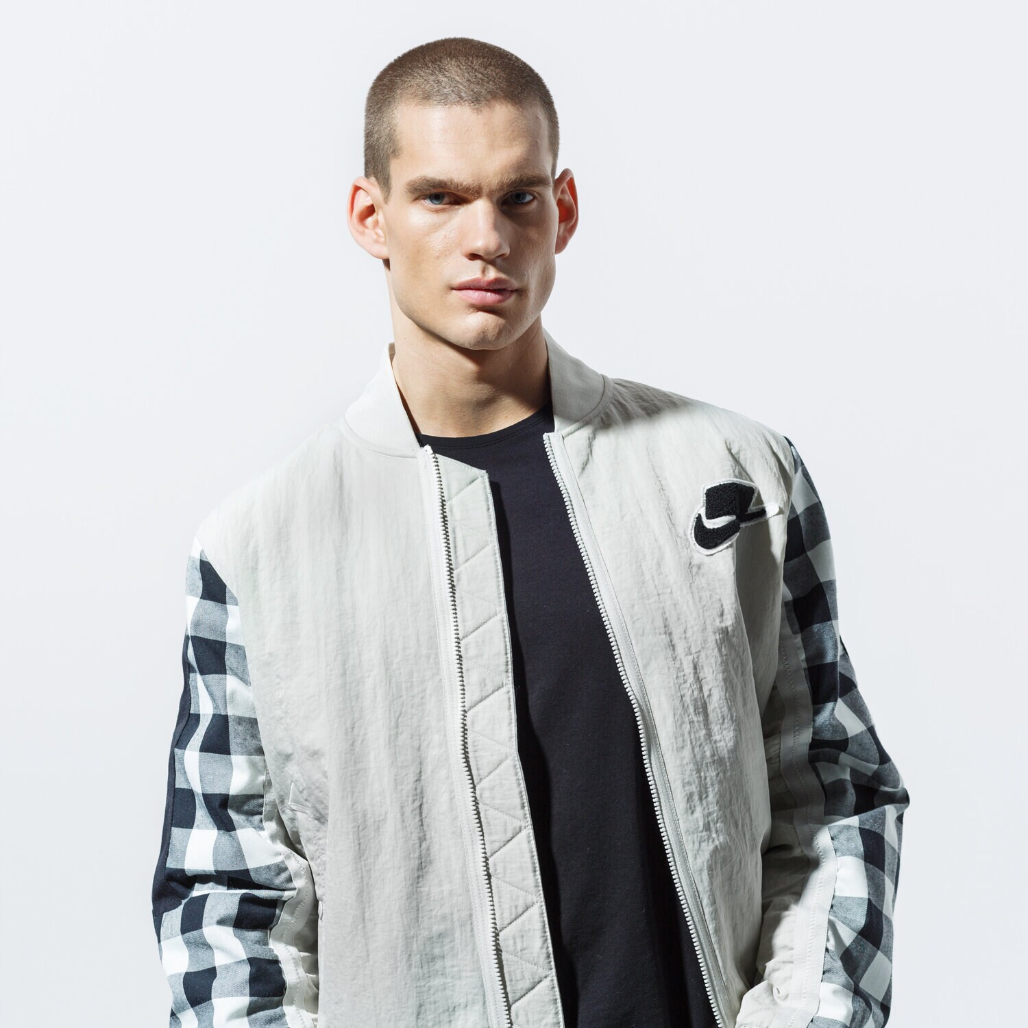 Kurtka zimowa męska NIKE KURTKA M NSW NSP SYN FILL BOMBER JKT BV4532-072 BEŻOWY