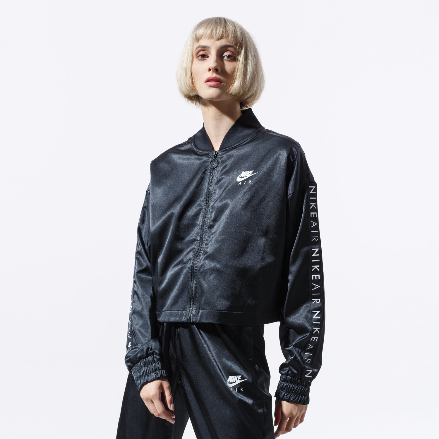 Kurtka zimowa damska NIKE KURTKA W NSW AIR TRK JKT SATIN BV4779-010 CZARNY