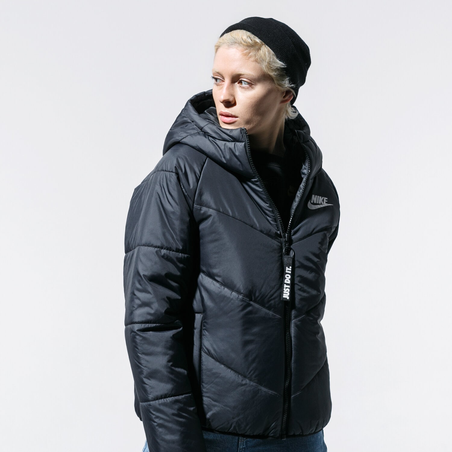 Kurtka zimowa damska NIKE KURTKA W NSW WR SYN FILL JKT HD BV2906-010 CZARNY