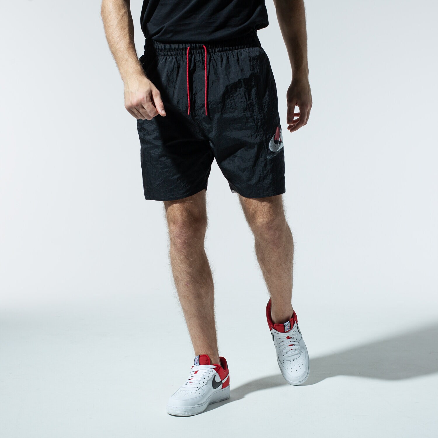 Krótkie spodenki, szorty męskie JORDAN SZORTY M J 7" JUMPMAN POOLSIDE SHORT CZ8522-010 CZARNY