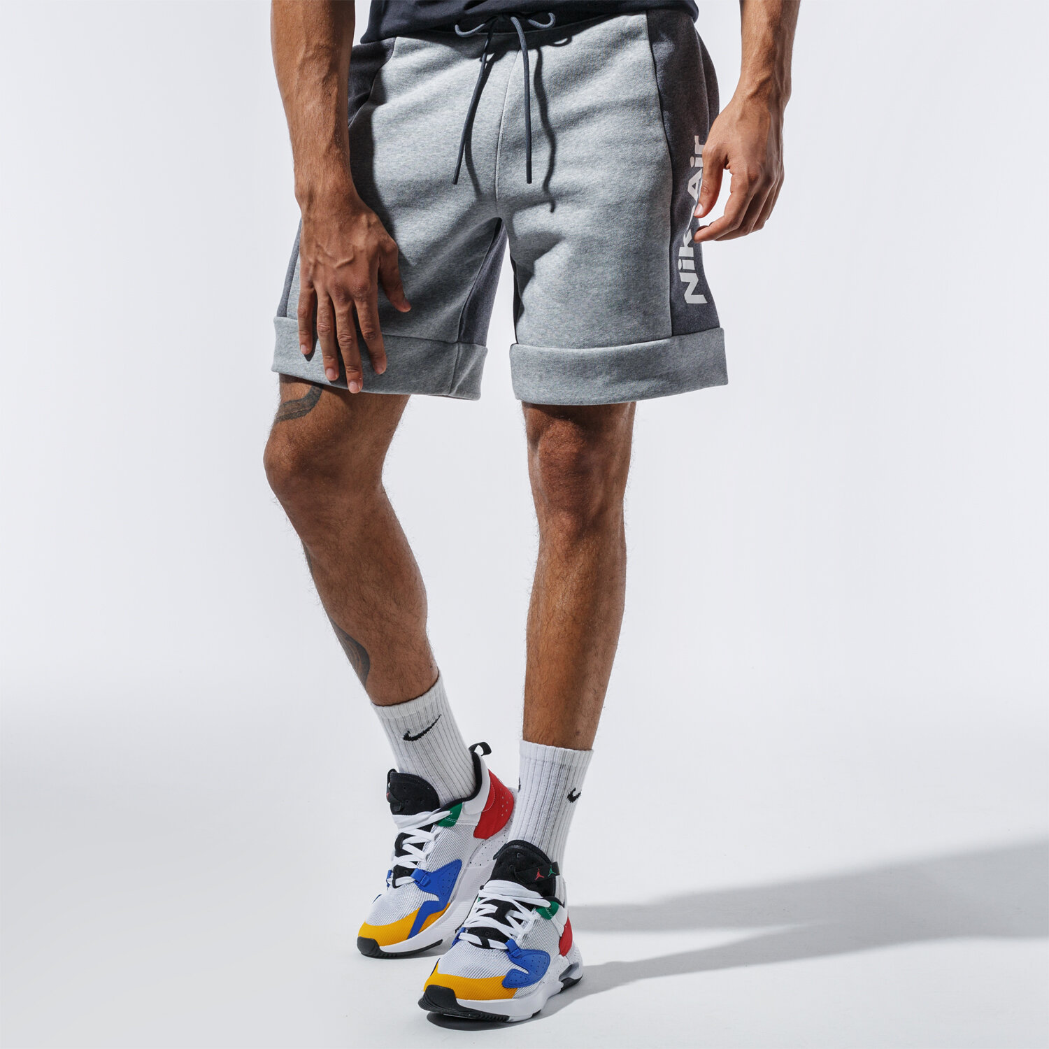 Krótkie spodenki, szorty męskie NIKE SZORTY AIR CJ4832-071 SZARY