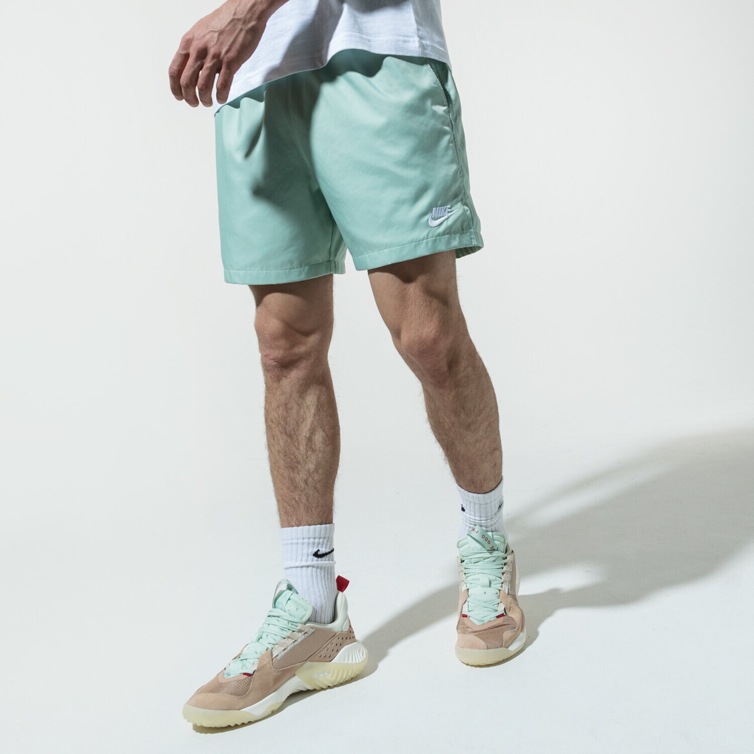 Krótkie spodenki, szorty męskie NIKE SZORTY SPORTSWEAR AR2382-321 ZIELONY