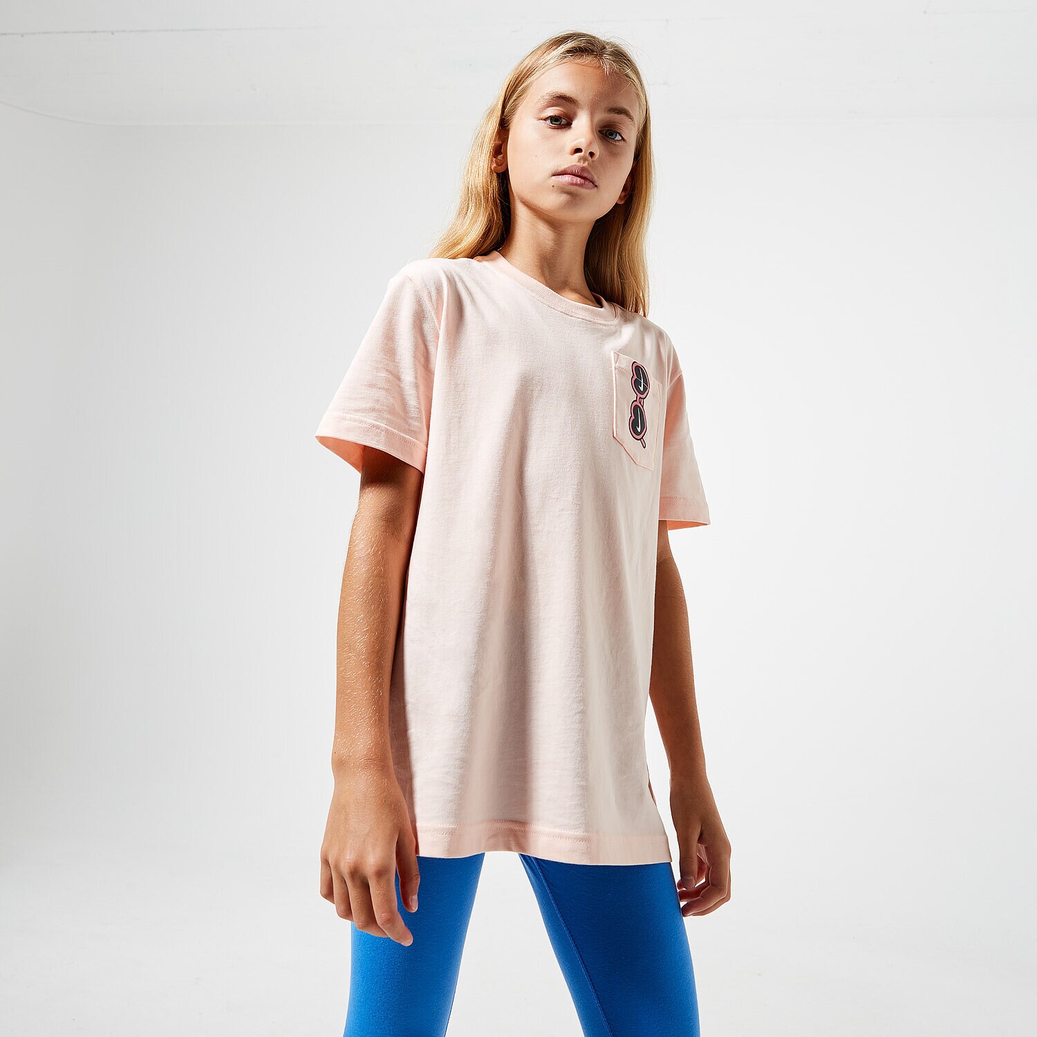 Koszulka, t-shirt dla dzieci NIKE T-SHIRT G NSW TEE SUNGLASS PKT BOYFRND CV2204-664 RÓŻOWY