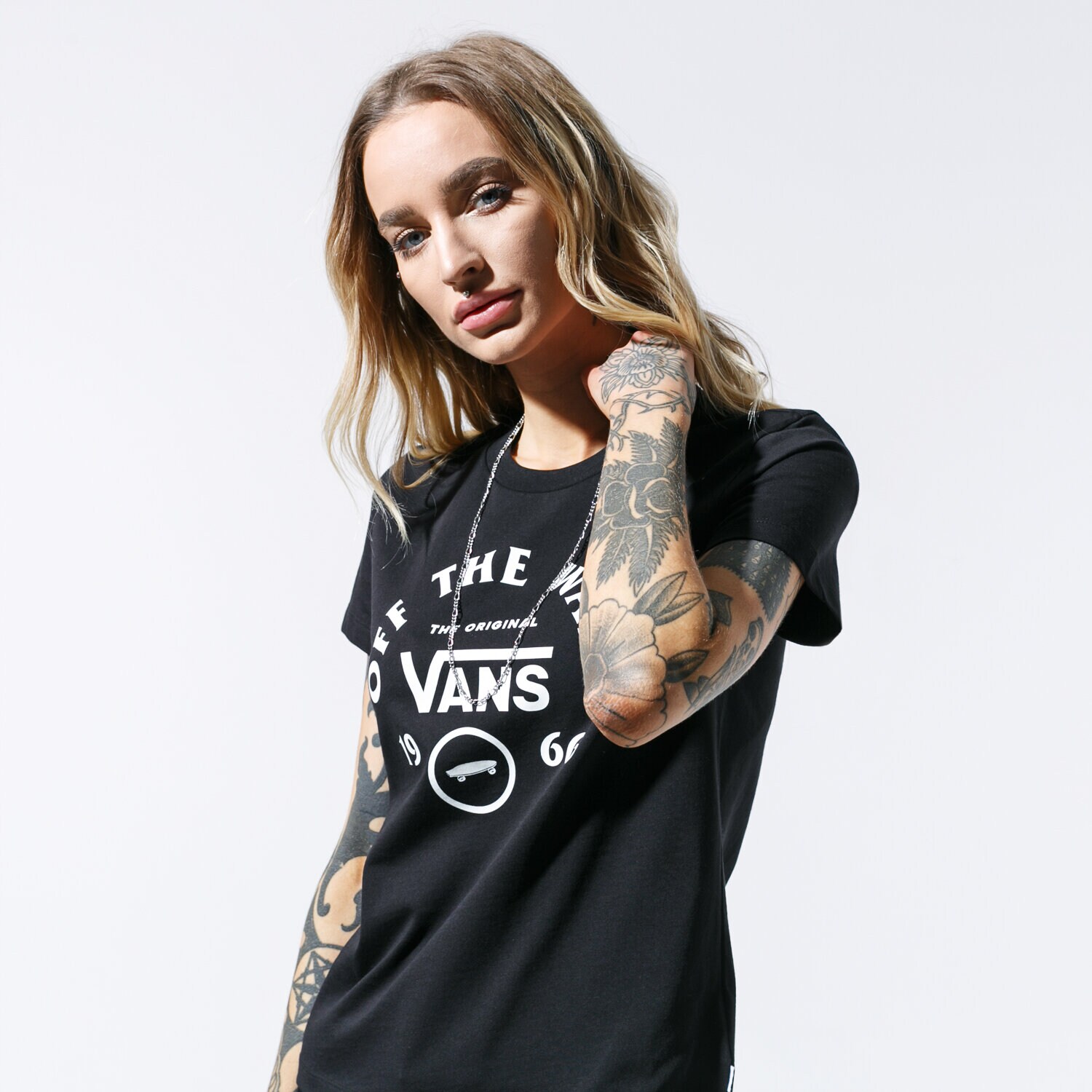 Koszulka, t-shirt damski VANS T-SHIRT ATTENDANCE CREW TEE VN0A47WQBLK1 BIAŁY