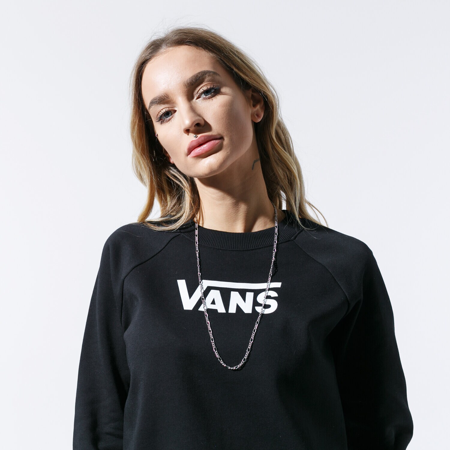 Bluza damska VANS BLUZA FLYING V BOXY VN0A4BD6BLK1 CZARNY