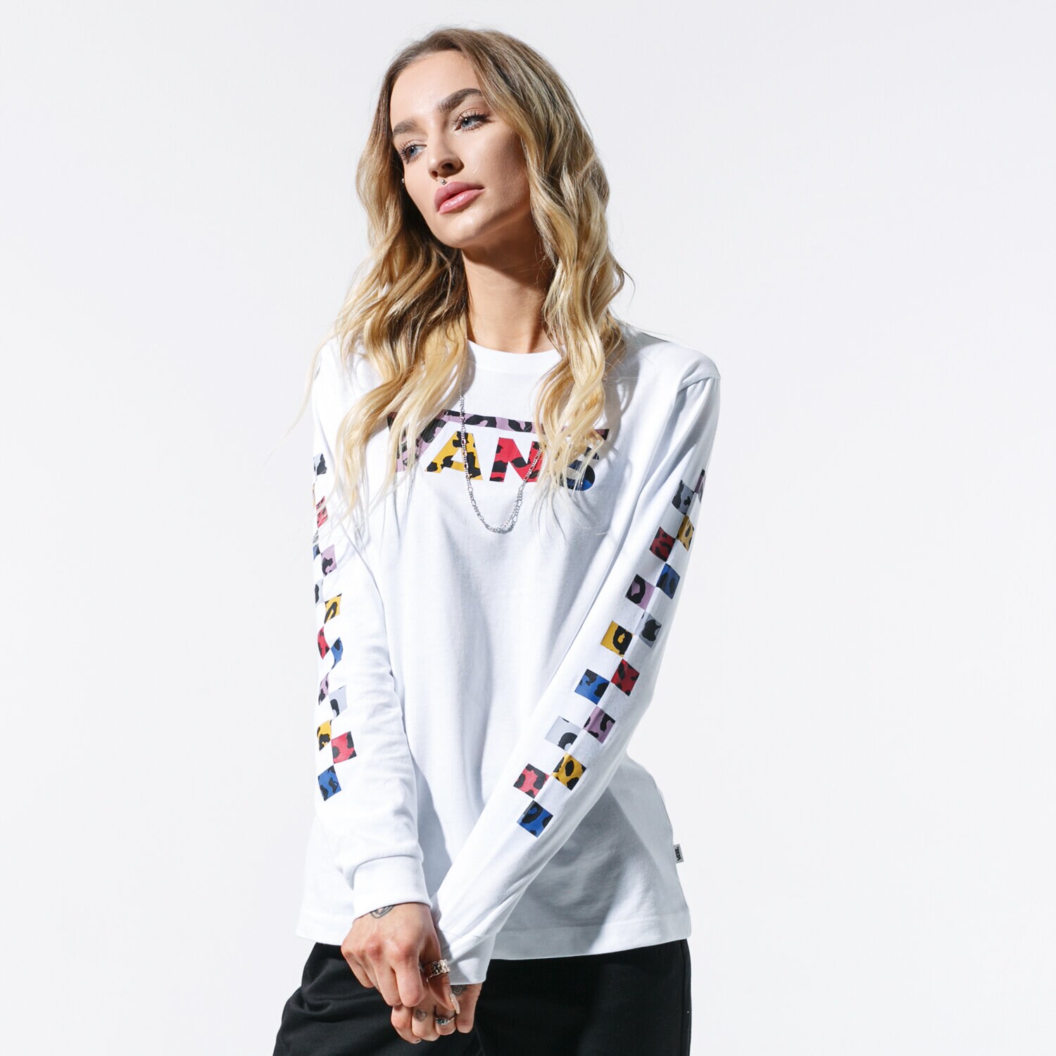 Koszulka, t-shirt damski VANS T-SHIRT WYLD TANGLE LS BF VN0A4BE5WHT1 BIAŁY