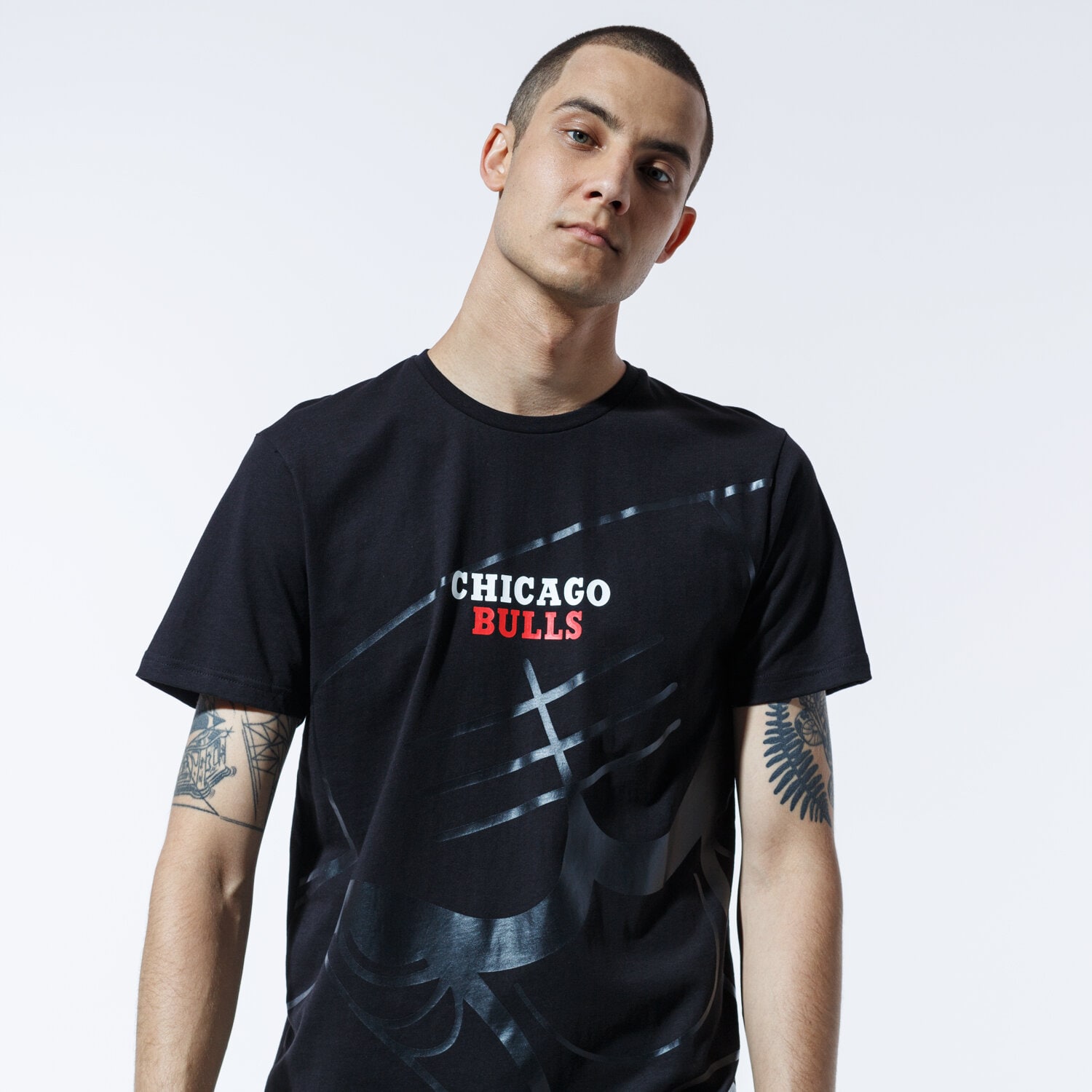 Koszulka, t-shirt sportowy męski NEW ERA T-SHIRT NBA BIG LOGO TEE CHIBUL BLK 12369805 CZARNY