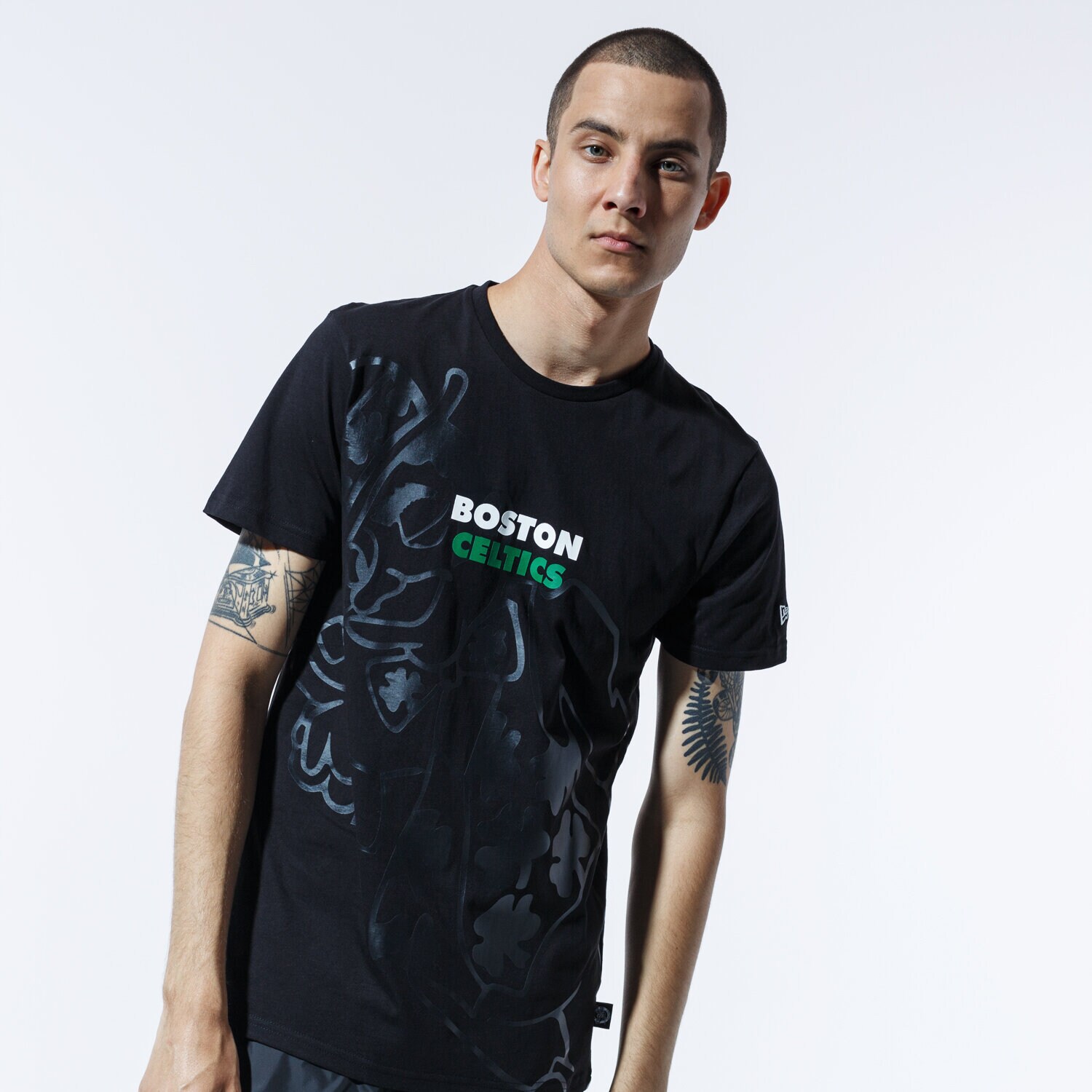 Koszulka, t-shirt sportowy męski NEW ERA T-SHIRT NBA BIG LOGO TEE BOSCEL BLK 12369806 CZARNY