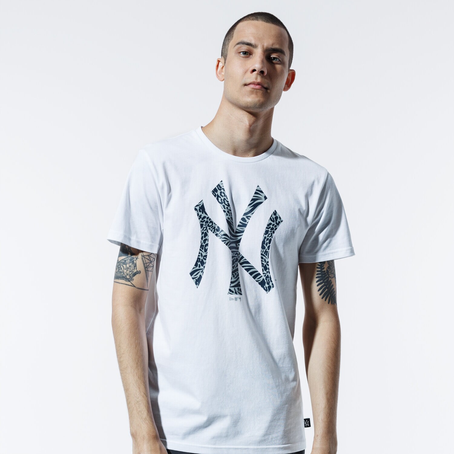Koszulka, t-shirt sportowy męski NEW ERA T-SHIRT MLB PRINT INFILL TEE NEYYAN WHI 12369838 BIAŁY