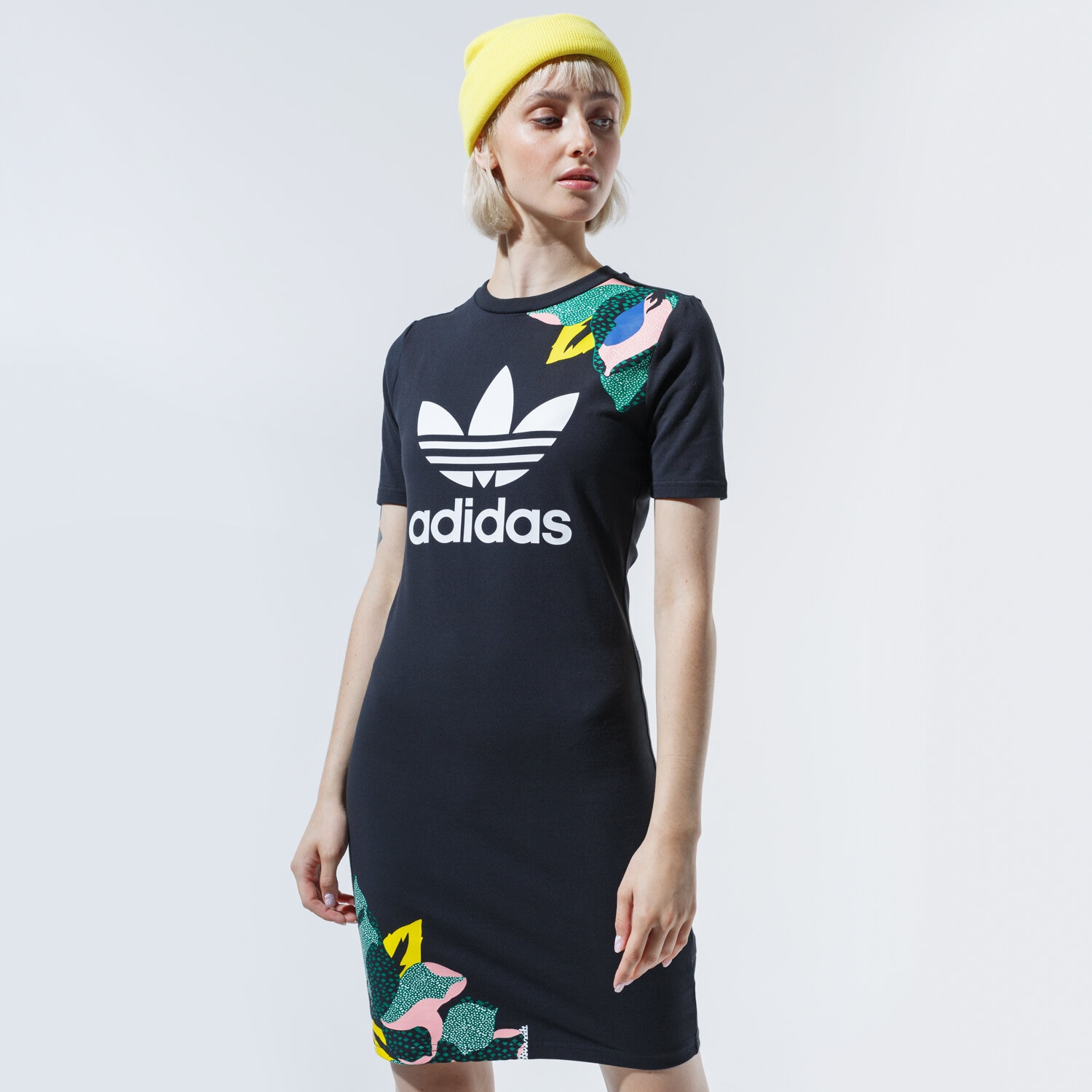 Modna sukienka sportowa ADIDAS SUKIENKA TEE DRESS GC6829 CZARNY