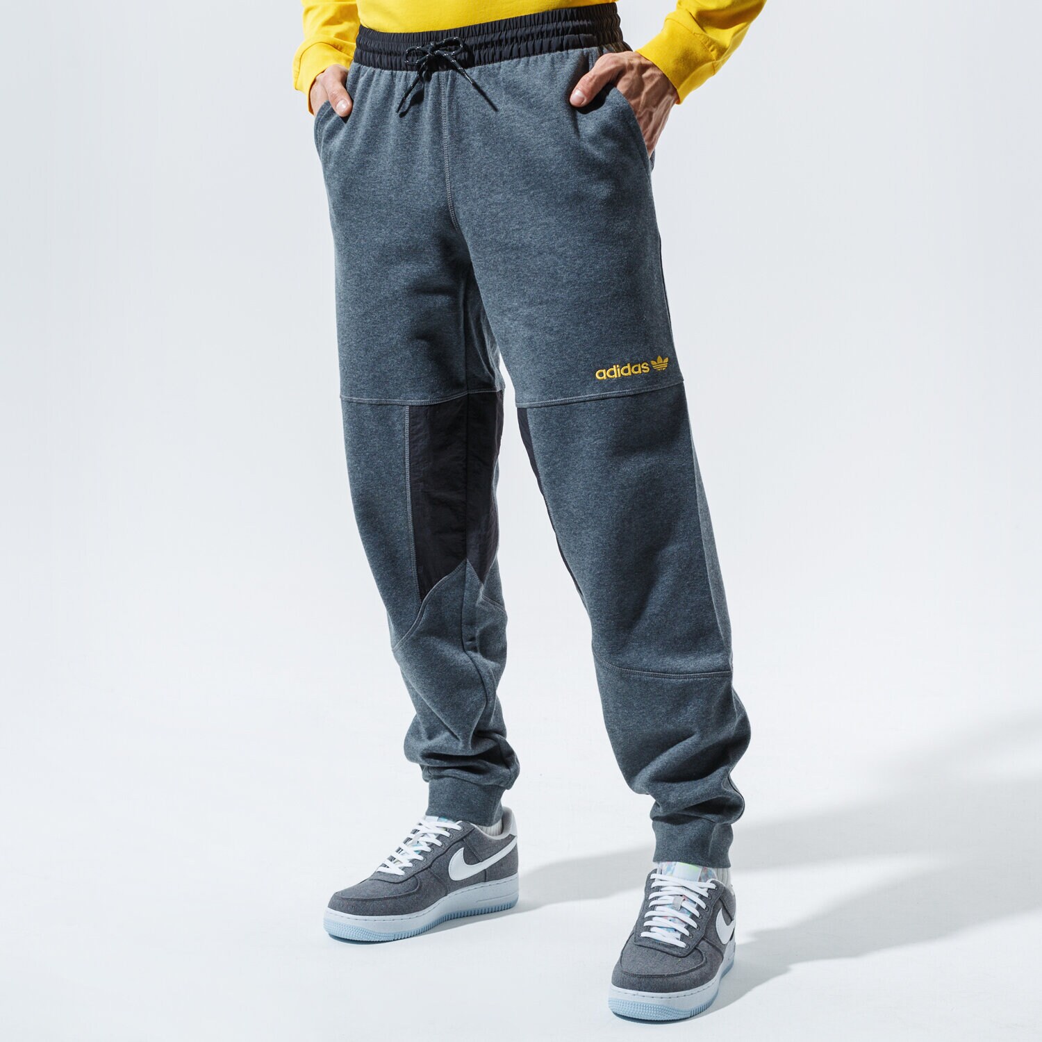 Spodnie sportowe męskie ADIDAS SPODNIE ADV FIELD PANT GD5594 SZARY