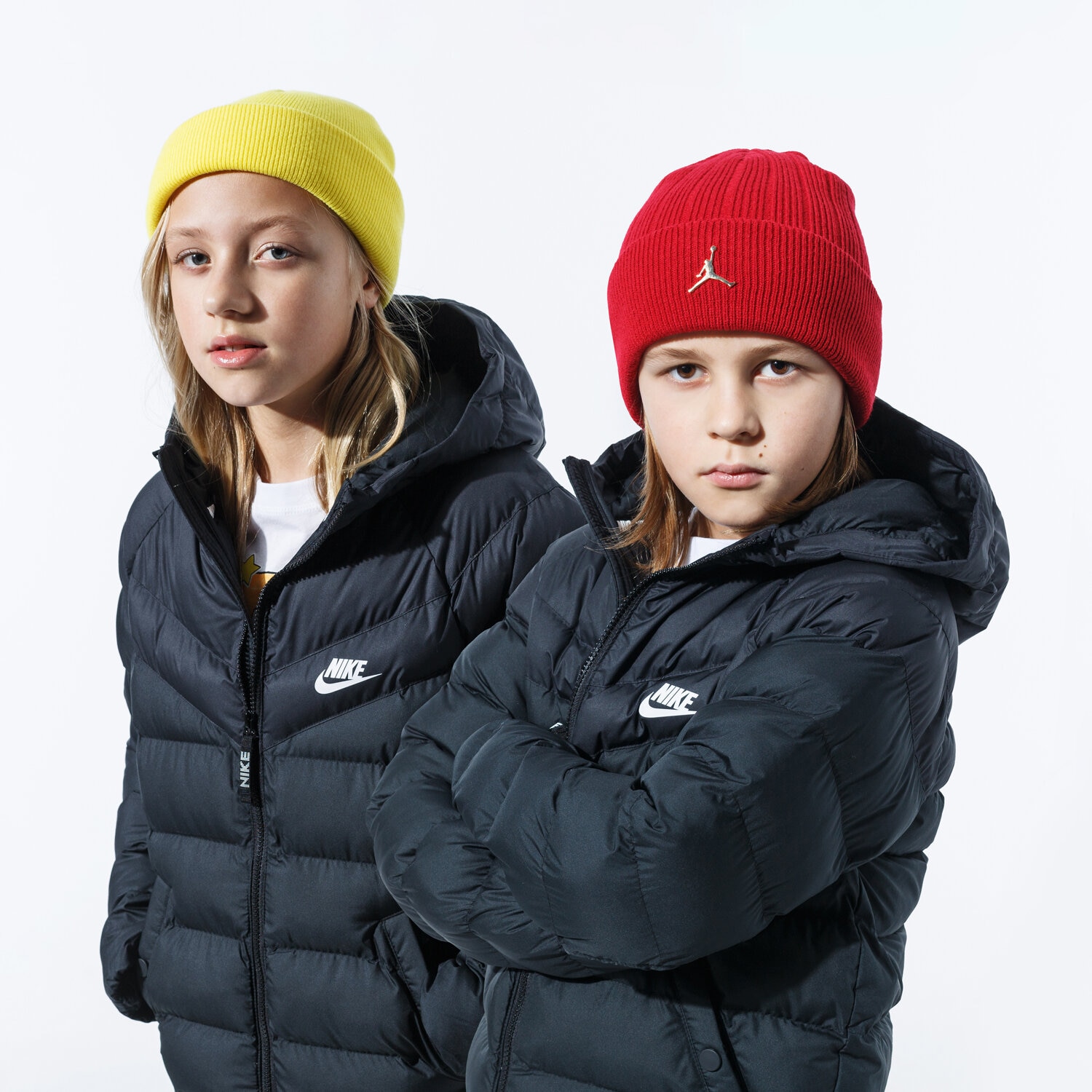 NIKE KURTKA PUCHOWA NIKE SPORTSWEAR 939554 013 CZARNY Dzieci ce Kurtki w Sizeer