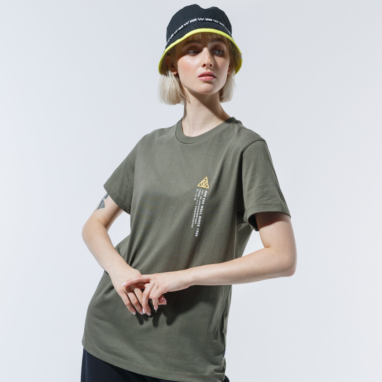 Koszulka, t-shirt damski VANS T-SHIRT 66 SUPPLY BF CREW VN0A4SCXKCZ1 CZARNY