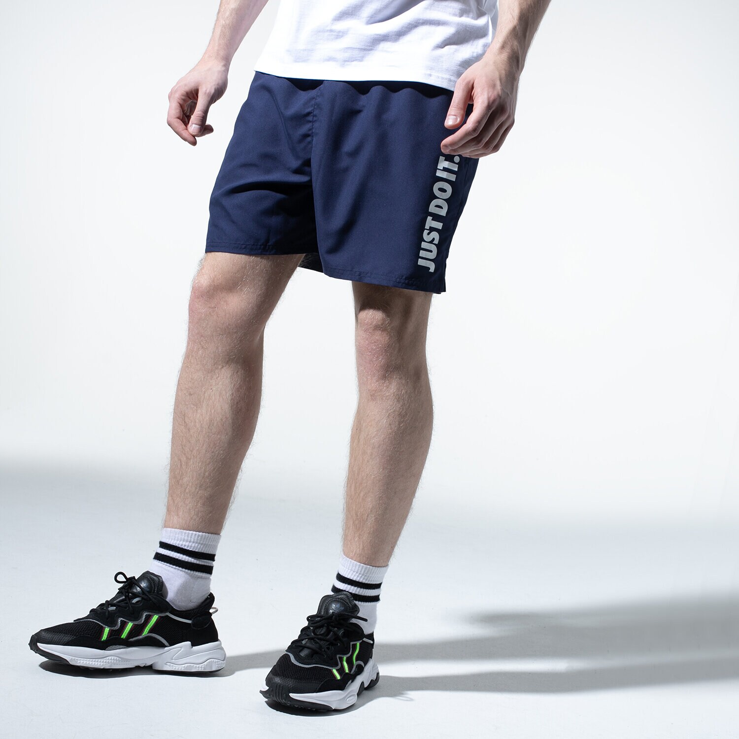Krótkie spodenki, szorty męskie NIKE SZORTY JDI LAP NESSA461440 GRANATOWY