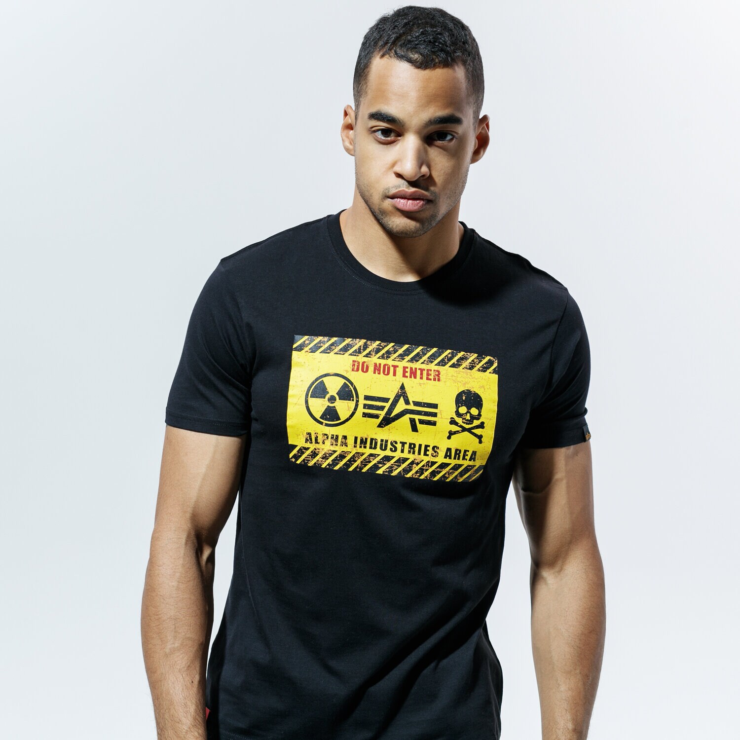Koszulka, t-shirt sportowy męski ALPHA INDUSTRIES T-SHIRT RADIOACTIVE T 12852203 CZARNY