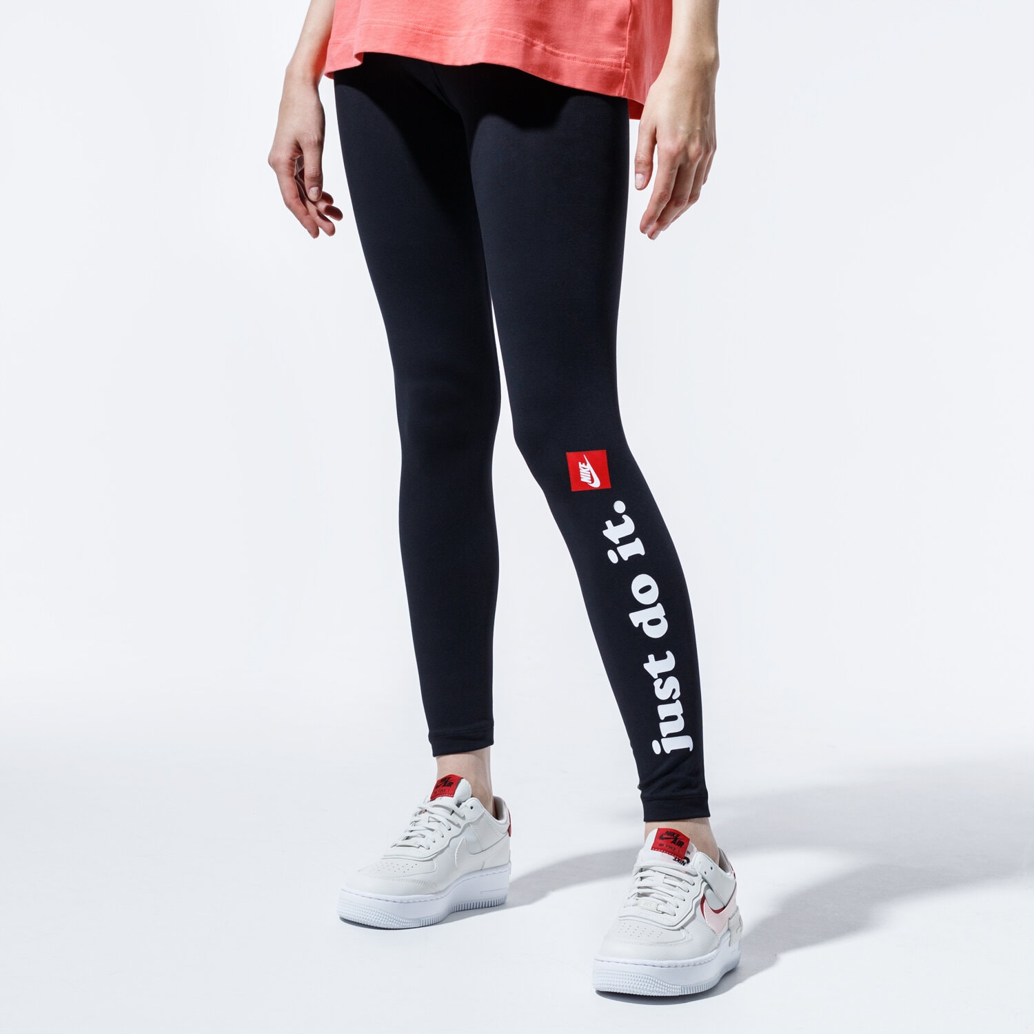 Spodnie sportowe damskie NIKE LEGGINGS W NK SS RUNWAY CJ1994-010 CZARNY