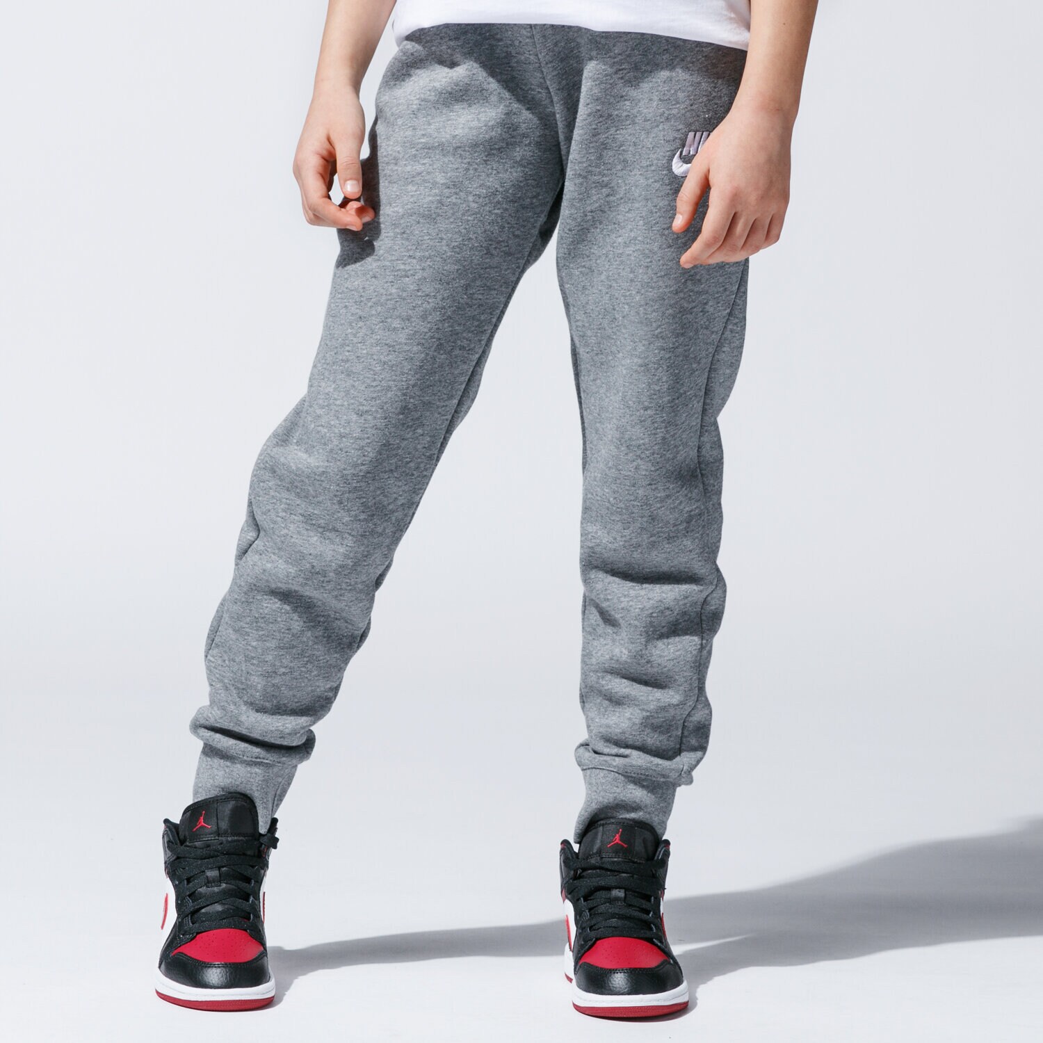 Sportowe spodnie dziecięce NIKE SPODNIE SPORTSWEAR GIRL BV2720-091 SZARY