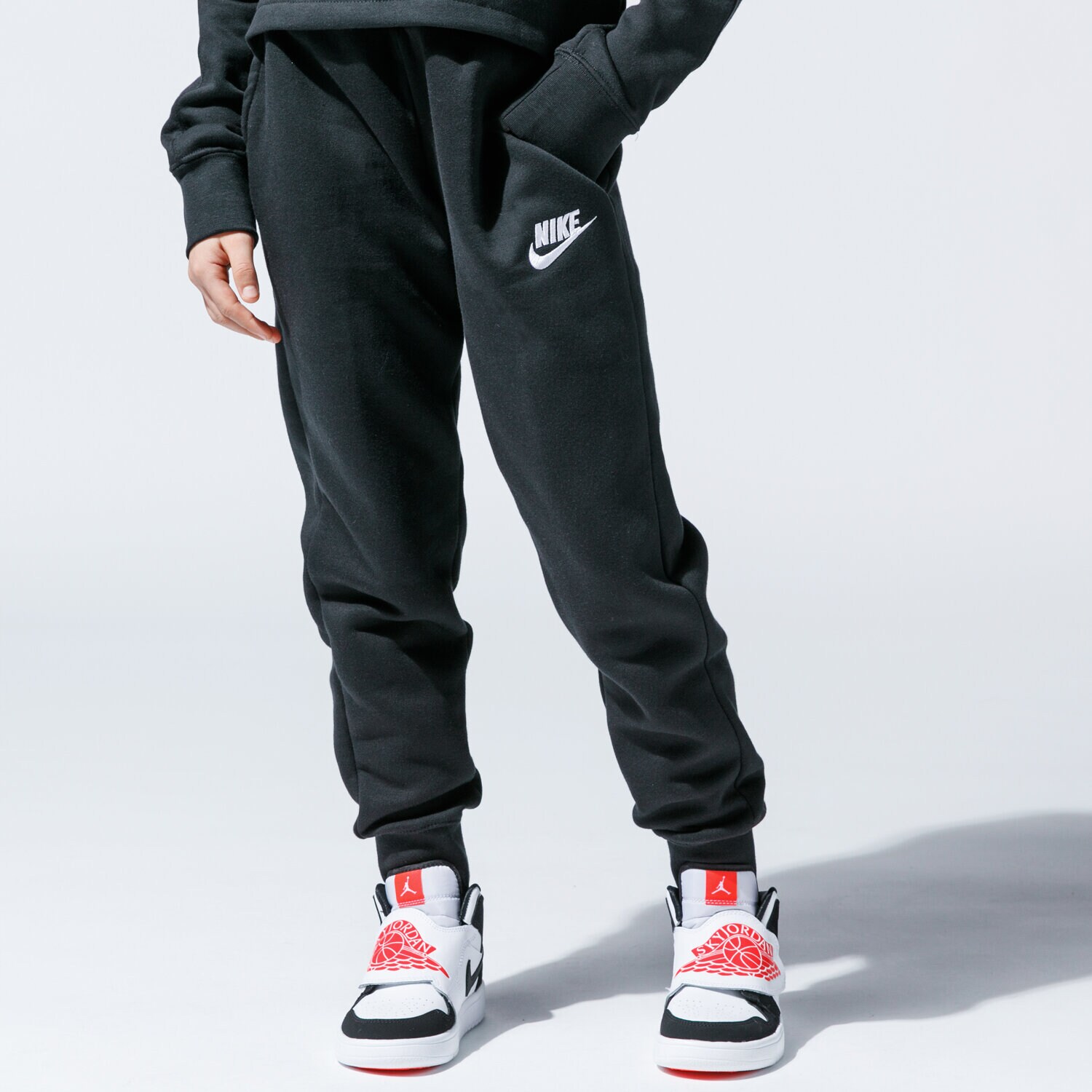 Sportowe spodnie dziecięce NIKE SPODNIE SPORTSWEAR GIRL BV2720-010 CZARNY