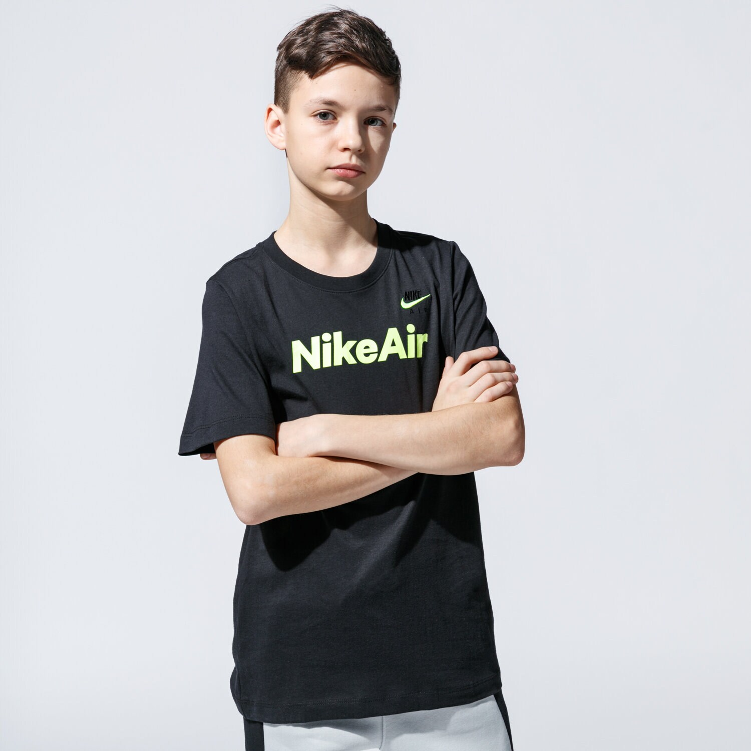 Koszulka, t-shirt dla dzieci NIKE T-SHIRT B NSW TEE AIR C&S CU6607-010 CZARNY
