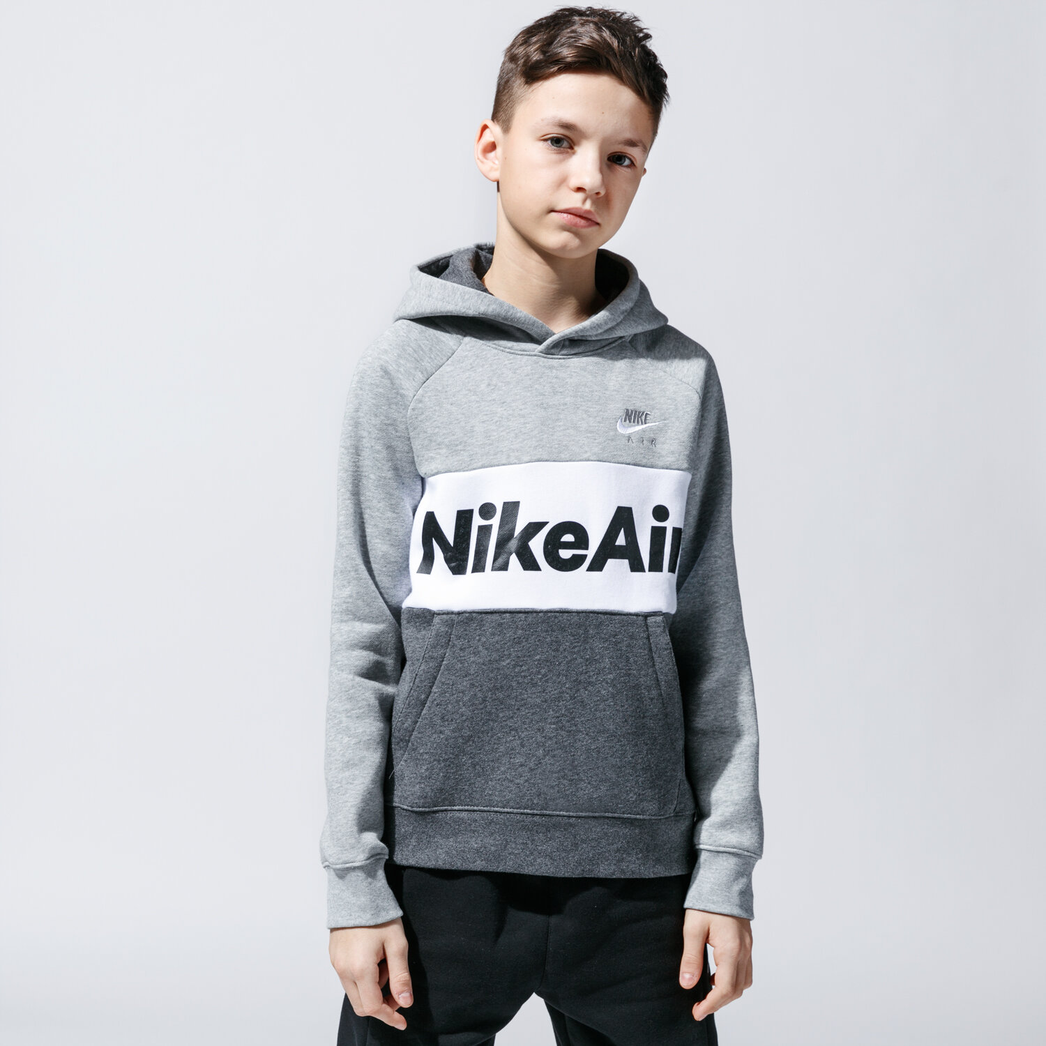 Sportowa bluza dziecięca NIKE BLUZA Z KAPTUREM AIR CJ7842-063 SZARY