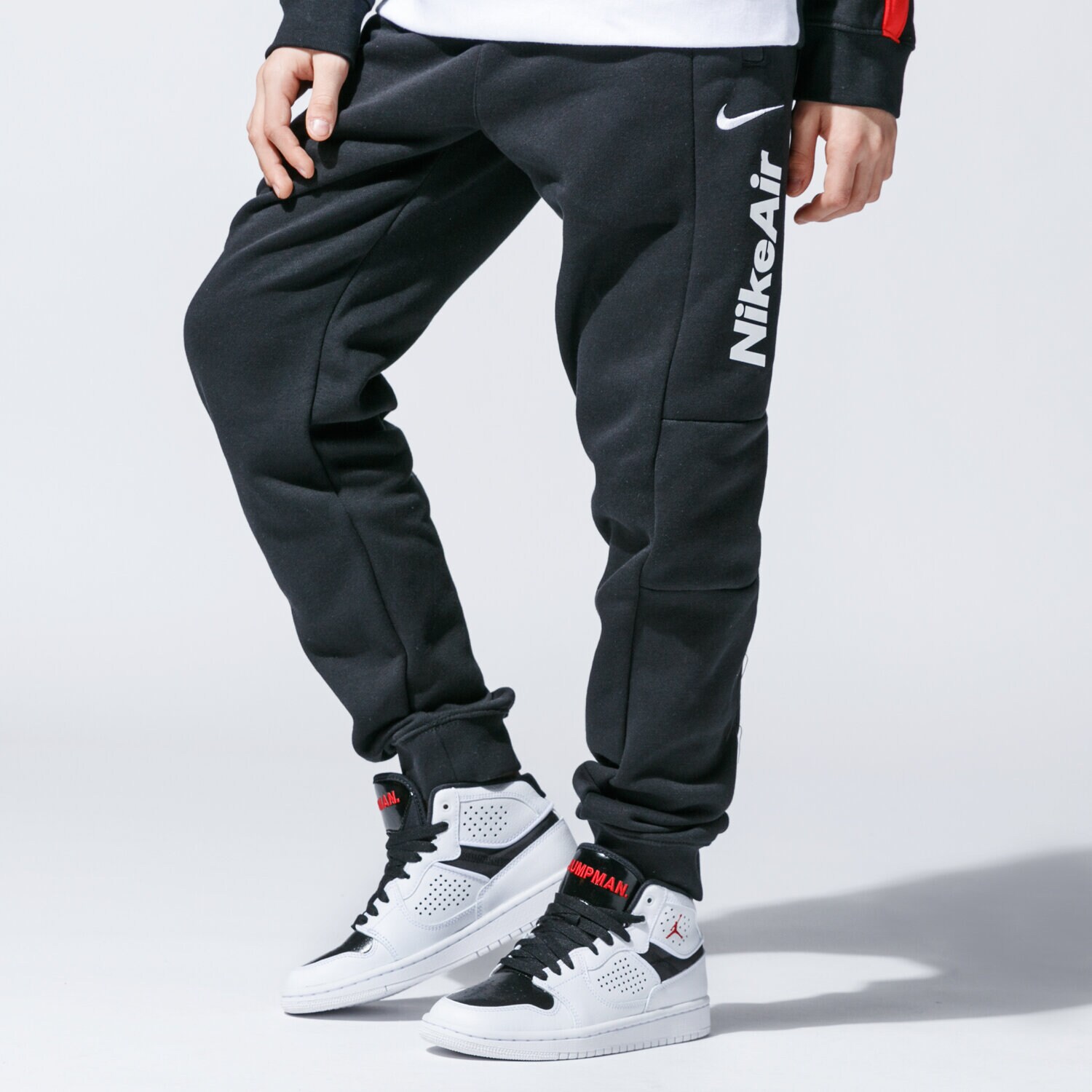 Sportowe spodnie dziecięce NIKE SPODNIE AIR CJ7857-012 CZARNY