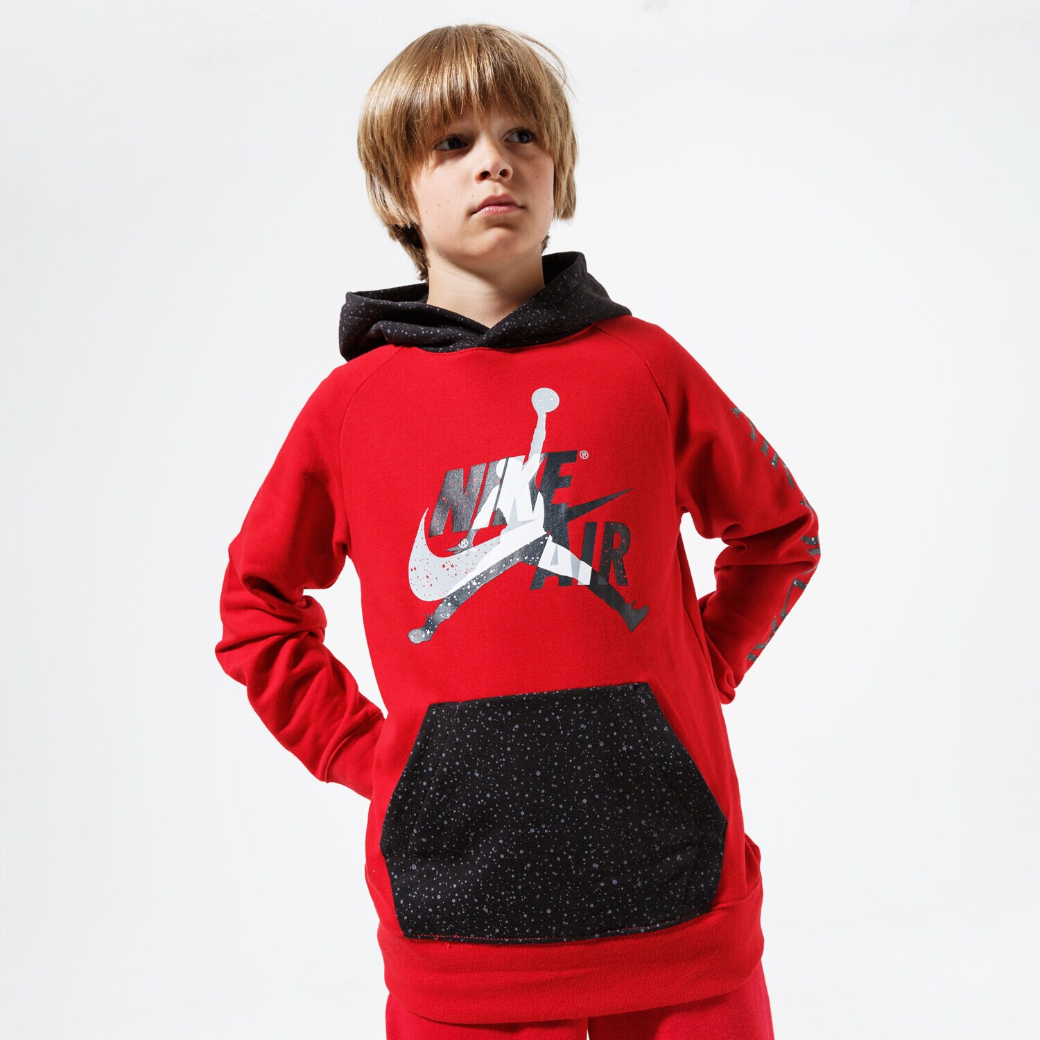 Sportowa bluza dziecięca JORDAN BLUZA Z KAPTUREM JDB JUMPMAN CLASSICS II PO 956900-R78-EH CZERWONY