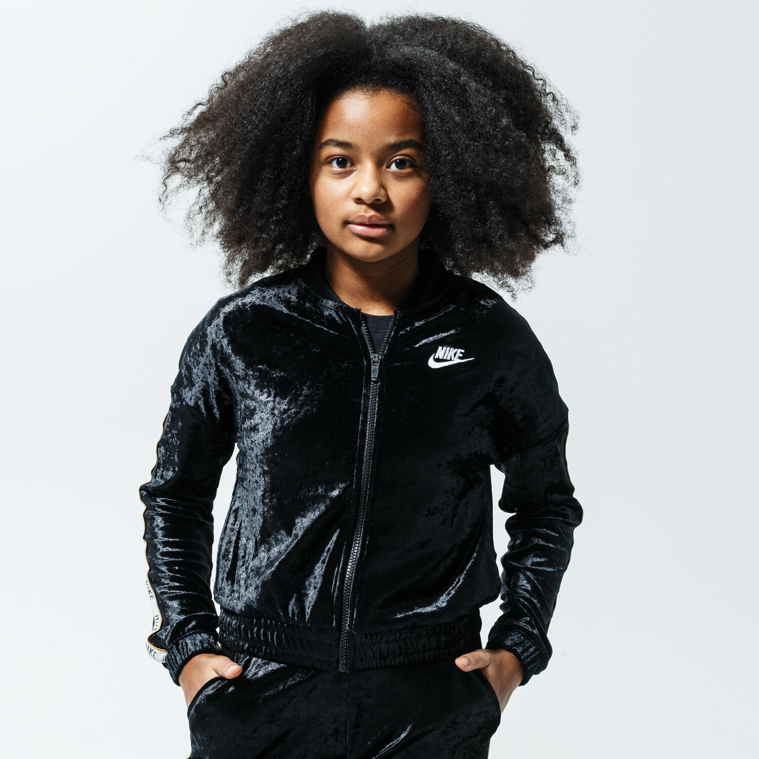 Sportowe spodnie dziecięce NIKE DRES SPORTSWEAR CU8449-010 CZARNY