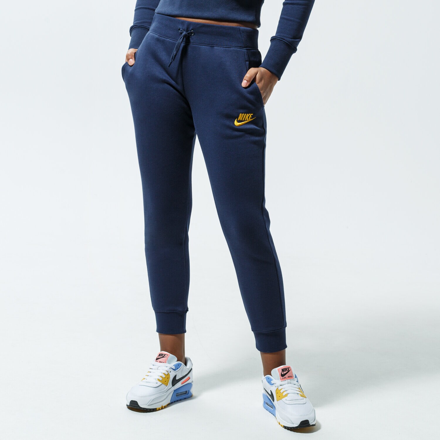 Sportowe spodnie dziecięce NIKE SPODNIE SPORTSWEAR BV2720-451 GRANATOWY