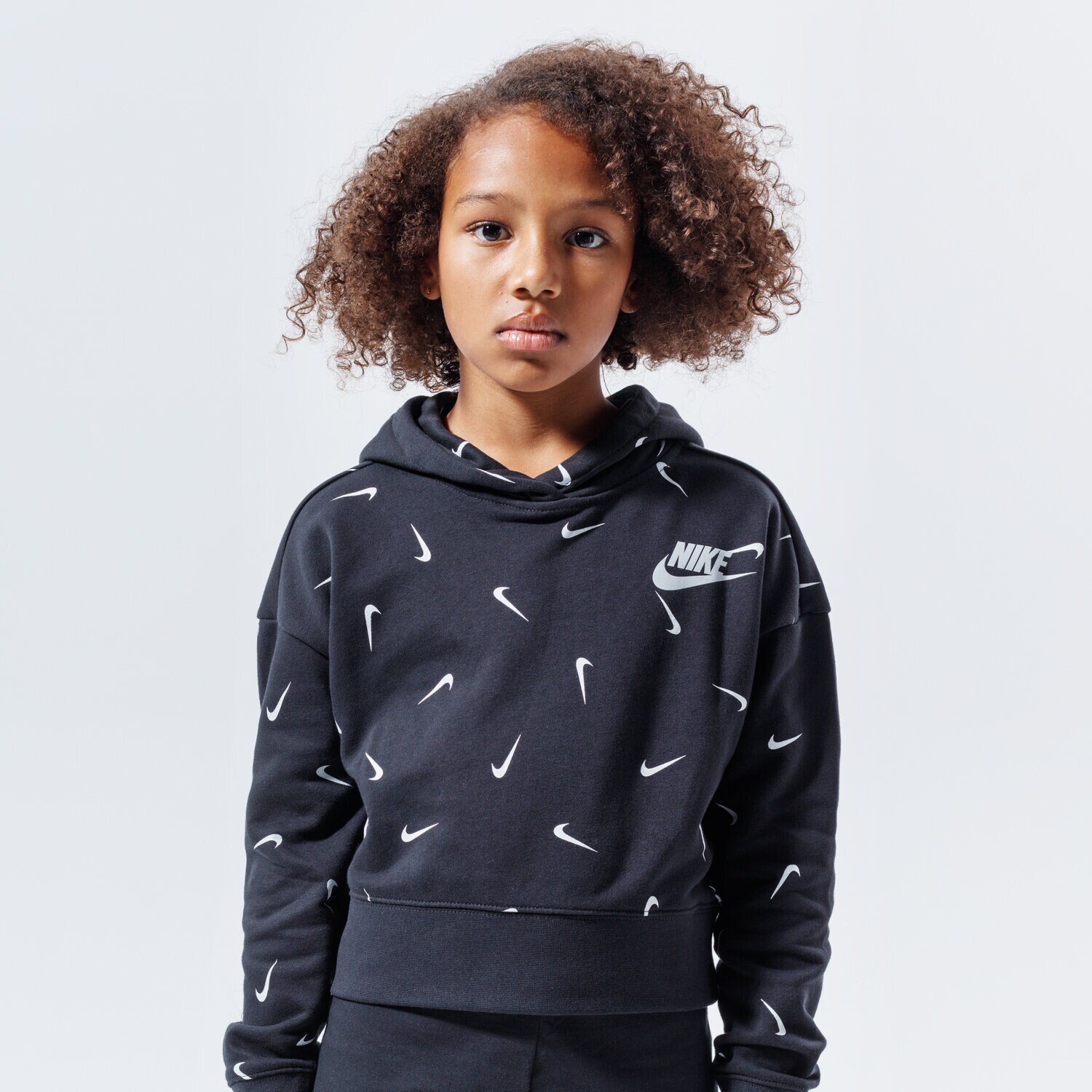 Sportowa bluza dziecięca NIKE BLUZA Z KAPTUREM SPORTSWEAR CZ2566-010 CZARNY