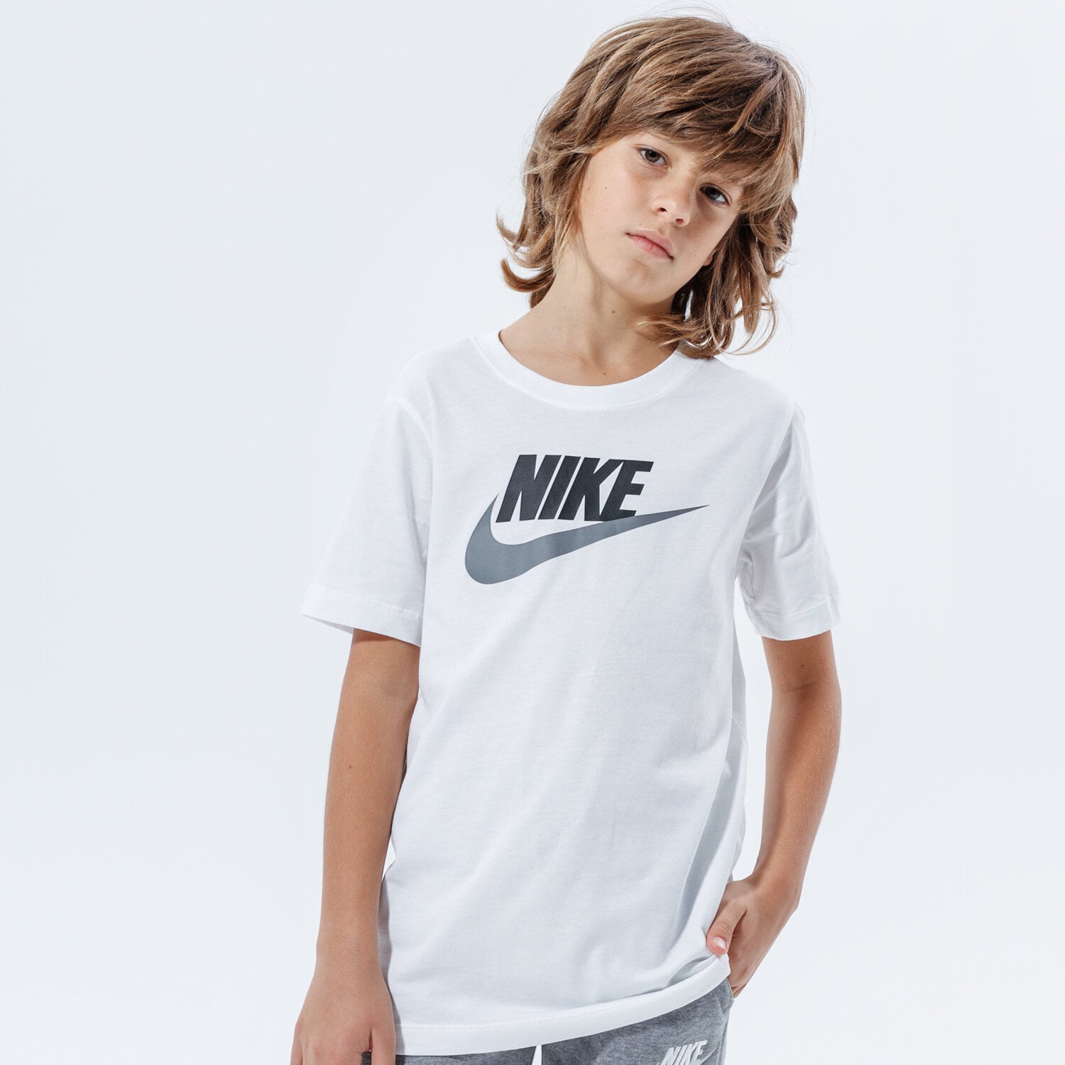 Koszulka, t-shirt dla dzieci NIKE T-SHIRT SPORTSWEAR AR5252-103 BIAŁY