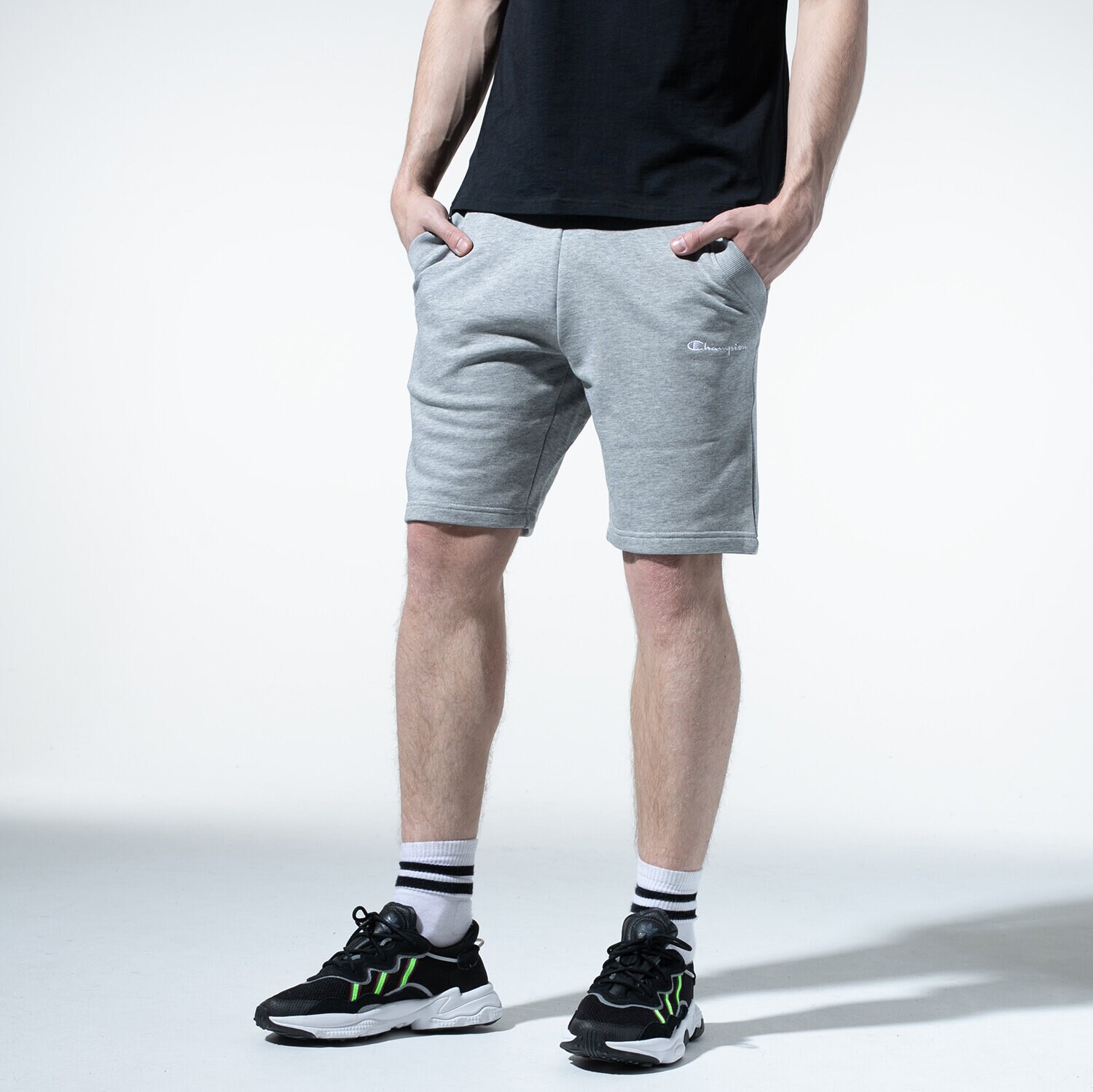 Krótkie spodenki, szorty męskie CHAMPION SZORTY LOGO SHORTS 215497EM006 SZARY