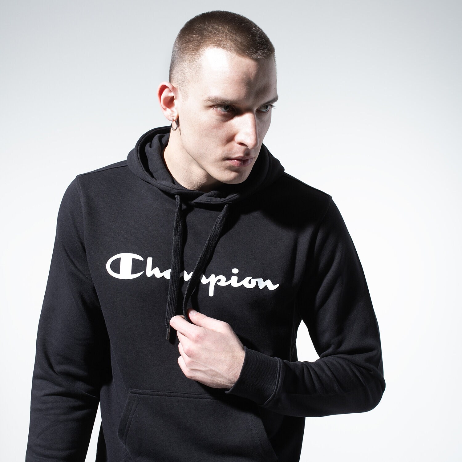 Bluza męska CHAMPION BLUZA Z KAPTUREM BASIC HOODY KANGAROO 215494KK001 CZARNY