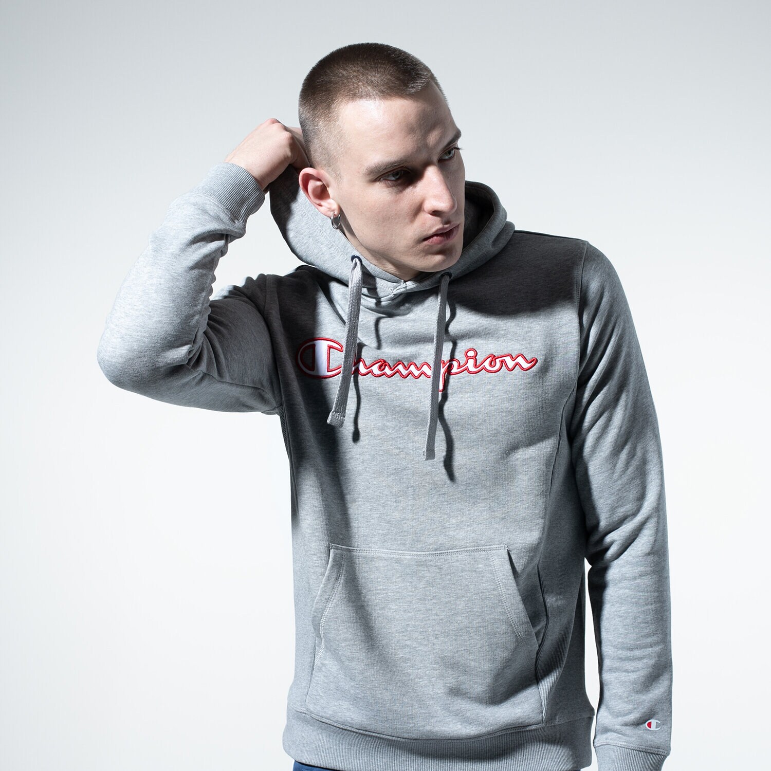 Bluza męska CHAMPION BLUZA Z KAPTUREM LOGO HOODY 215496EM006 SZARY