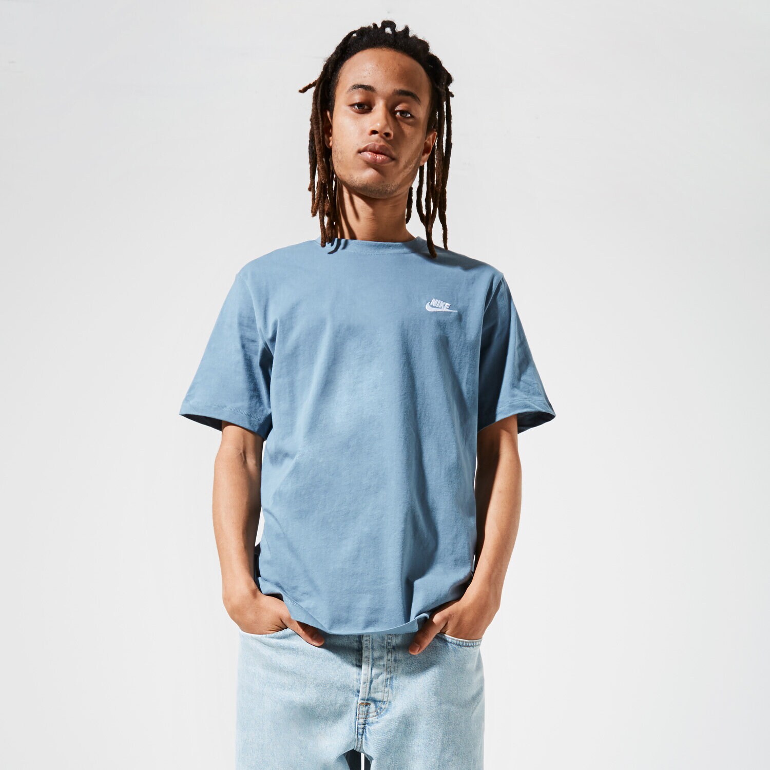 Koszulka, t-shirt sportowy męski NIKE T-SHIRT SPORTSWEAR CLUB AR4997-031 NIEBIESKI