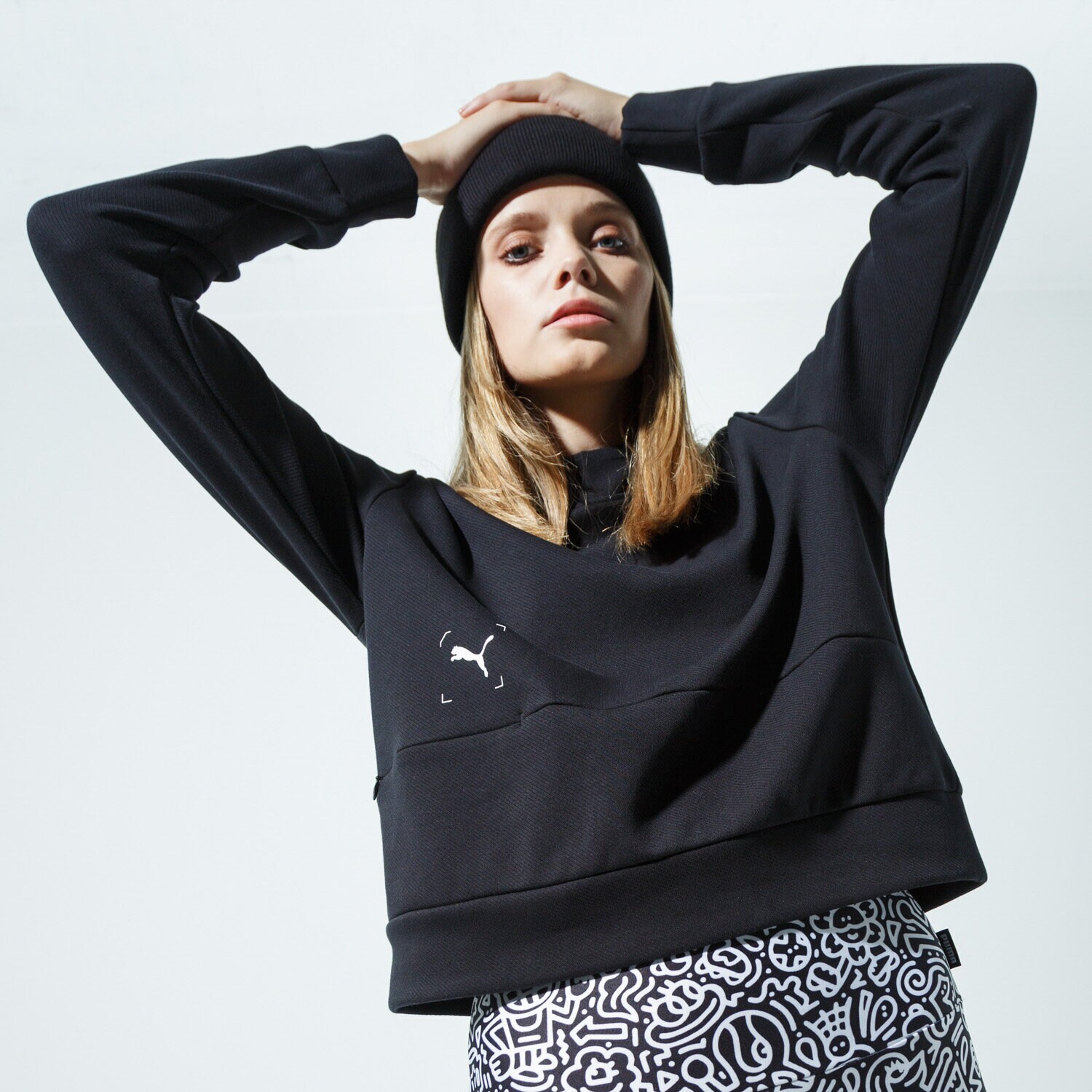 Bluza damska PUMA BLUZA Z KAPTUREM NU-TILITY HOODIE 58354801 CZARNY