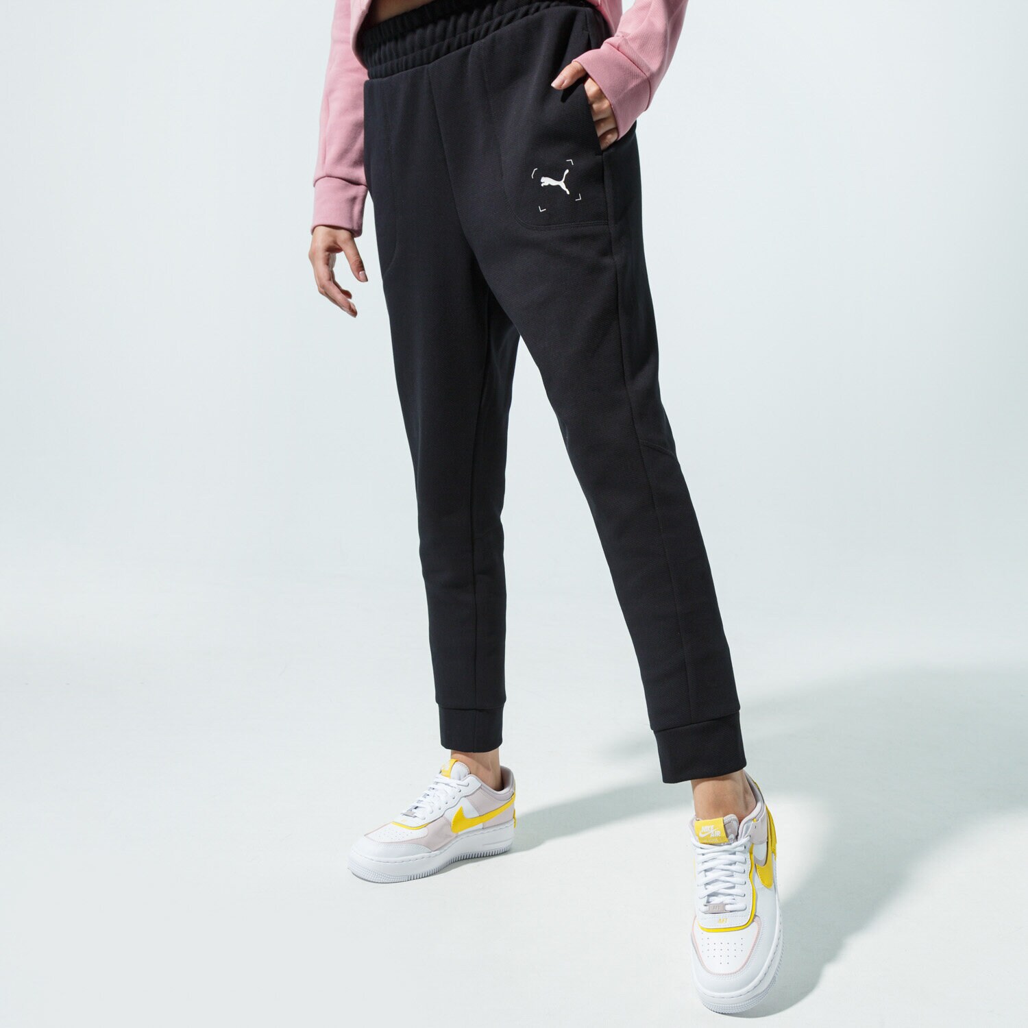 Spodnie sportowe damskie PUMA SPODNIE NU-TILITY PANTS CL 58355101 CZARNY