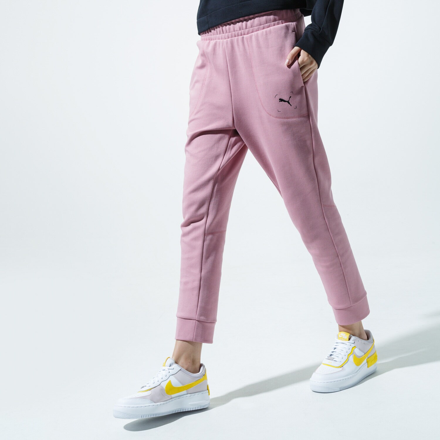Spodnie sportowe damskie PUMA SPODNIE NU-TILITY PANTS CL 58355116 RÓŻOWY
