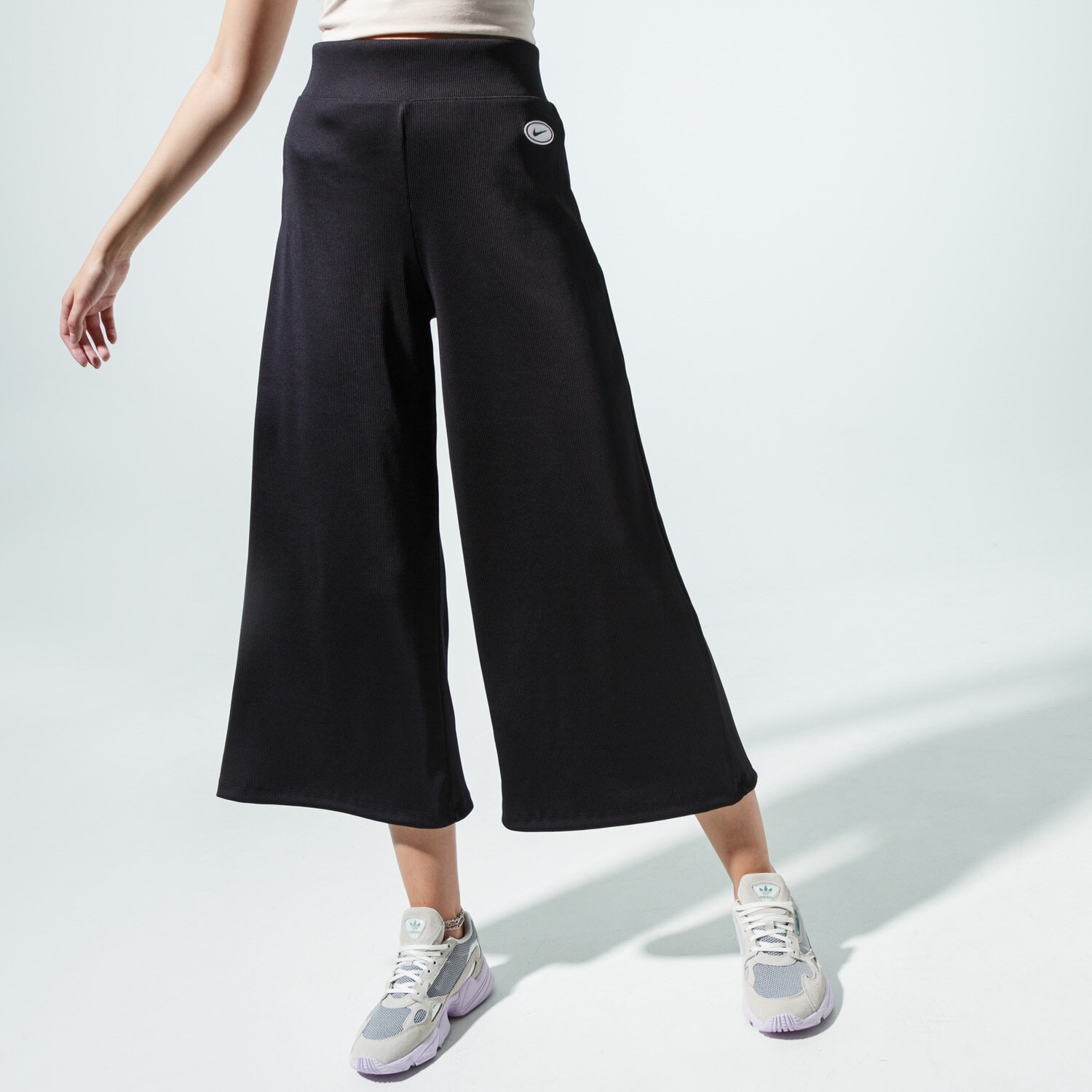 Spodnie sportowe damskie NIKE SPODNIE SPORTSWEAR CU5356-010 CZARNY