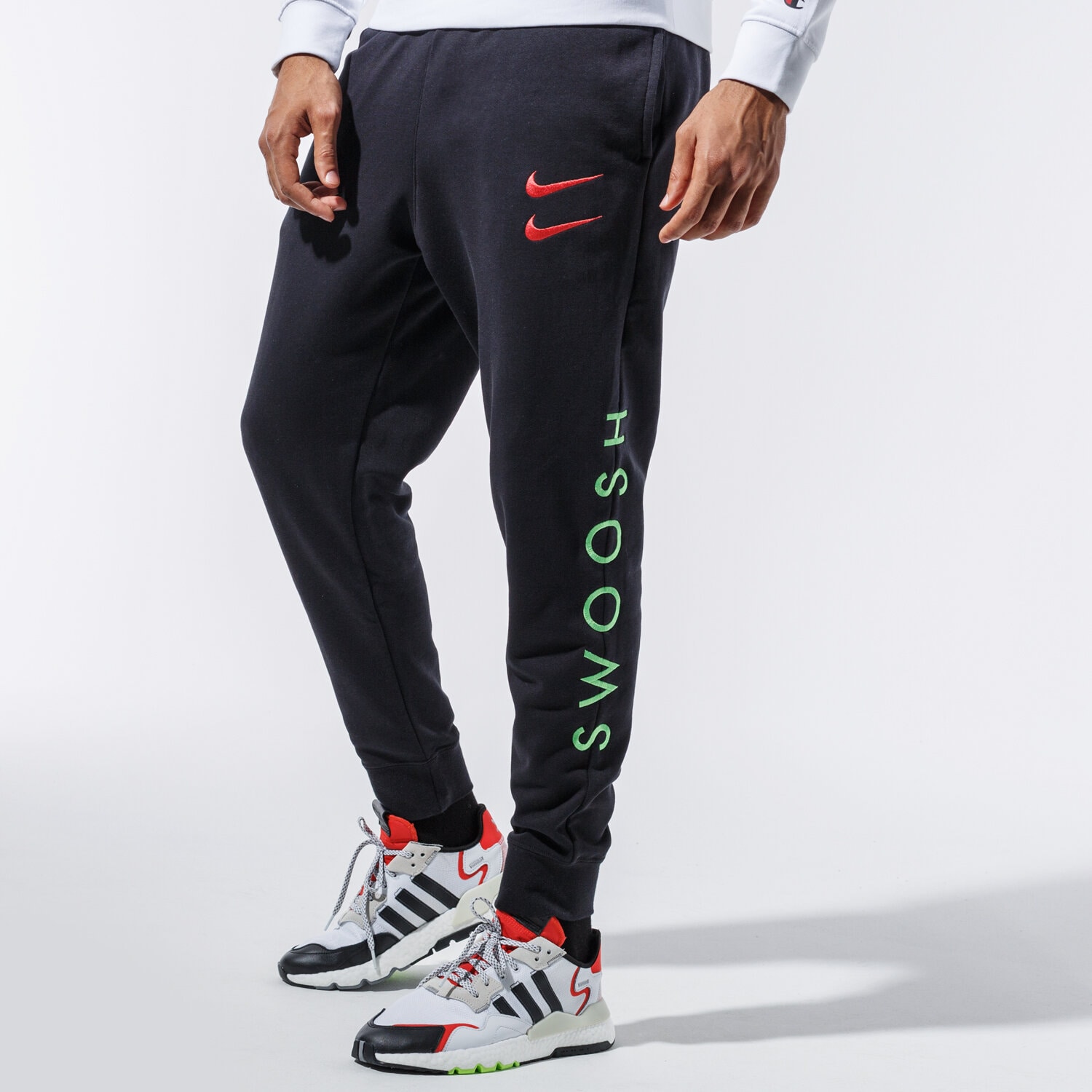 Spodnie sportowe męskie NIKE SPODNIE M NSW SWOOSH PANT SBB CU3915-011 CZARNY