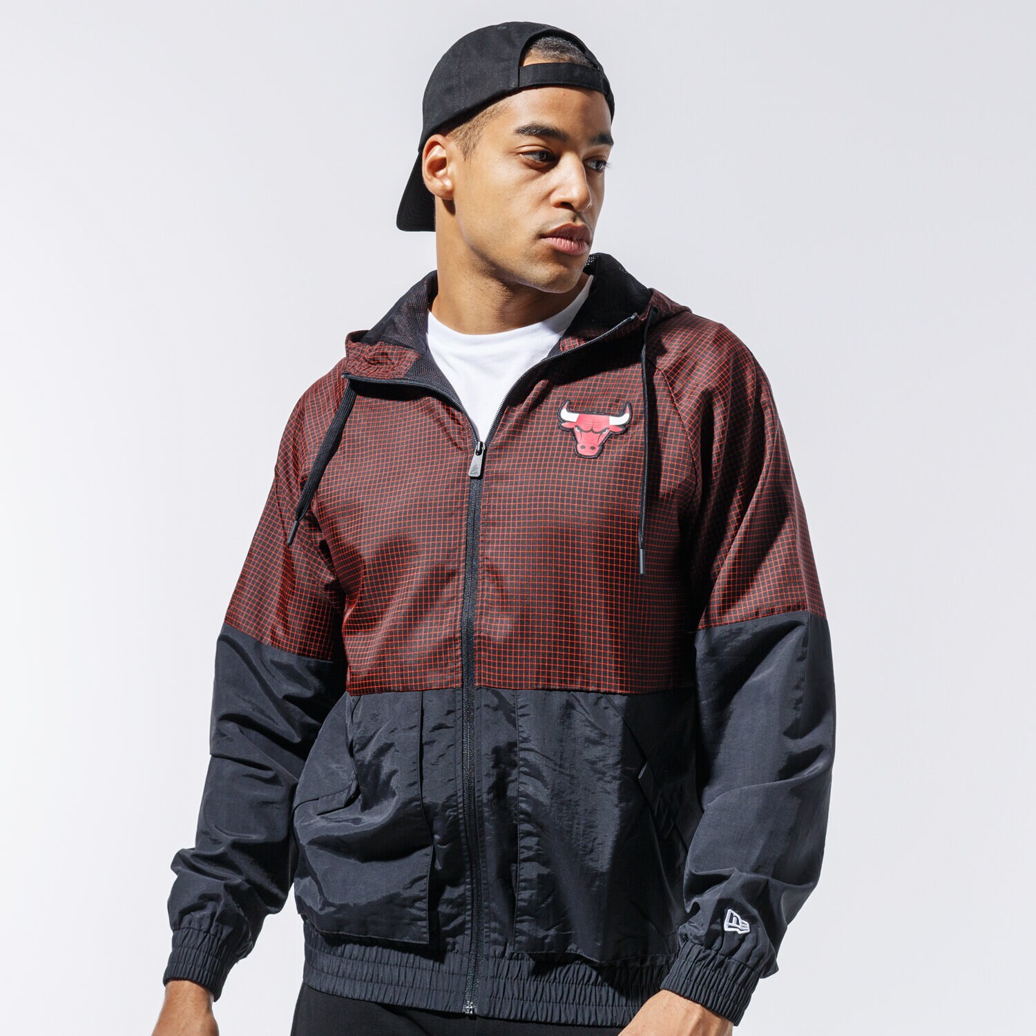 Kurtka wiosenna / jesienna męska NEW ERA KURTKA NBA CHECK RIPSTOP WINDBREAKER CHIBUL FDR 12485682 CZARNY