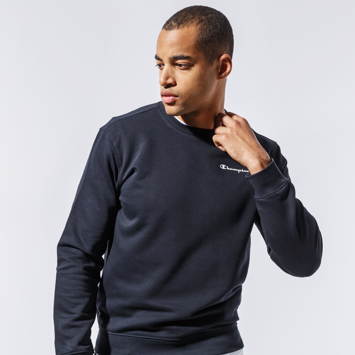 Bluza męska CHAMPION BLUZA CREWNECK SWEATSHIRT 214750KK001 CZARNY