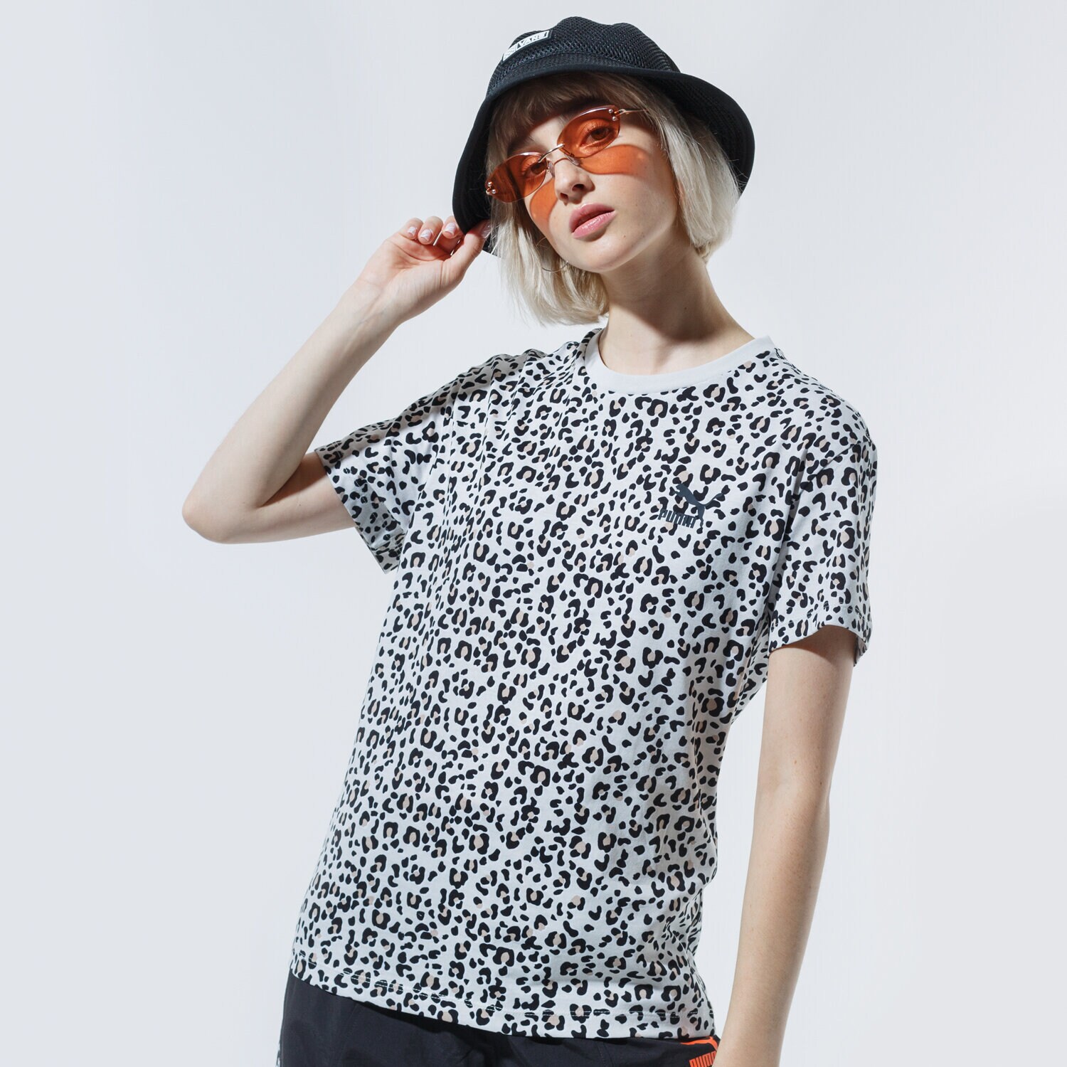 Koszulka, t-shirt damski PUMA T-SHIRT CLASSICS AOP LOGO TEE 59772499 MULTICOLOR