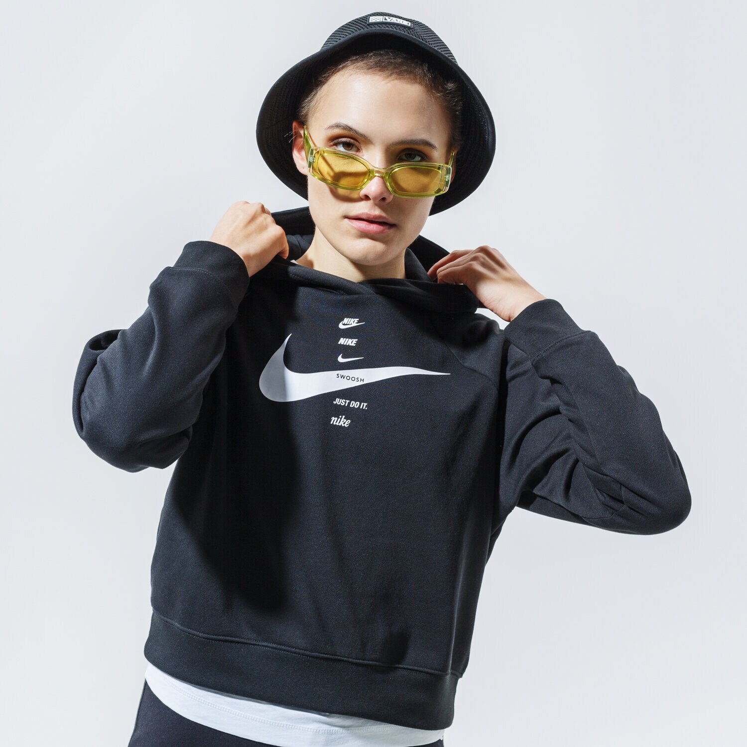 Bluza damska NIKE BLUZA Z KAPTUREM W NSW SWSH HOODIE FLC BB CU5676-011 CZARNY
