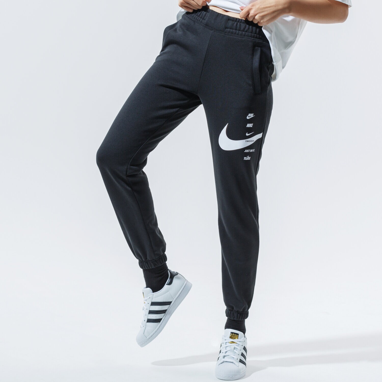 Spodnie sportowe damskie NIKE SPODNIE W NSW SWSH PANT FLC BB CU5631-011 CZARNY