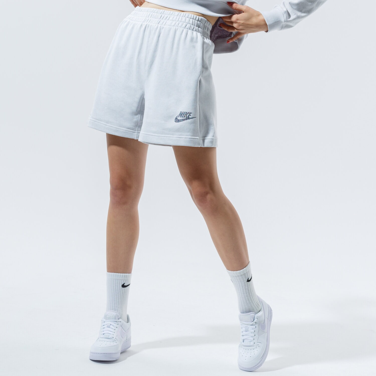 Krótkie spodenki, szorty damskie NIKE SZORTY W NSW SHORT FT M2Z CU6405-094 SZARY