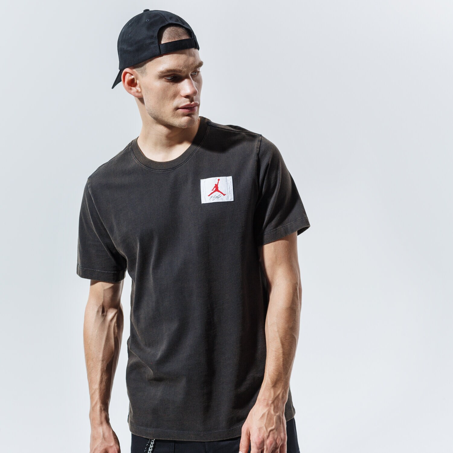 Koszulka, t-shirt sportowy męski JORDAN T-SHIRT M J FLIGHT ESSENTIALS SS CREW CZ5059-010 CZARNY