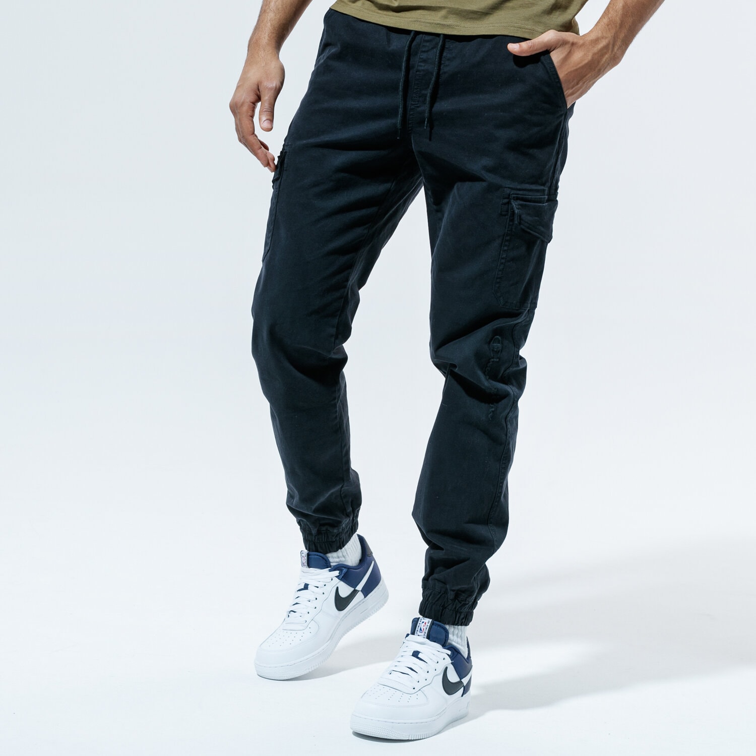 Spodnie sportowe męskie CHAMPION SPODNIE ROCHESTER ELASTIC CUFF PANTS 215194KK001 CZARNY