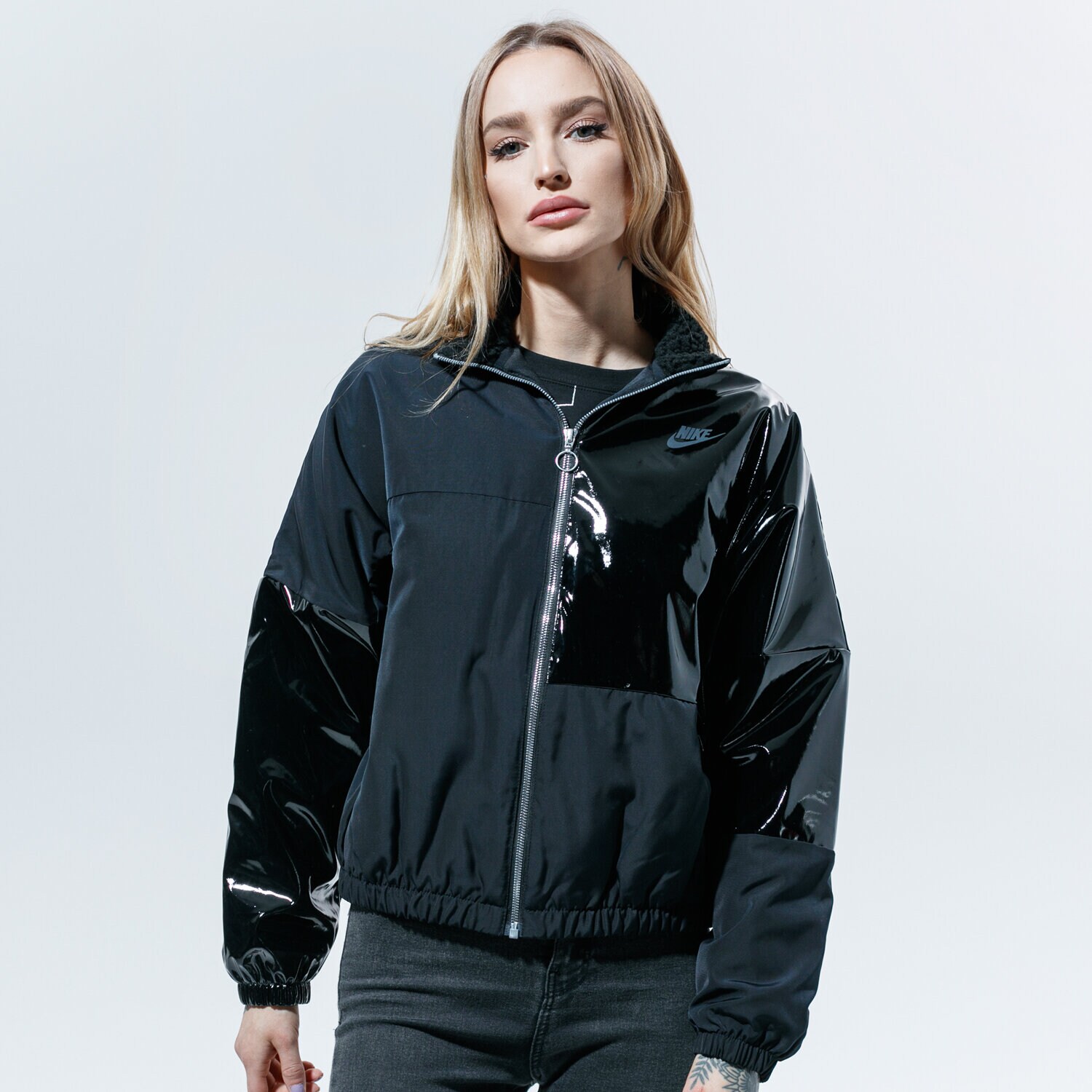 Kurtka zimowa damska NIKE KURTKA W NSW ICN CLSH JKT SYN FILL CZ1870-010 CZARNY