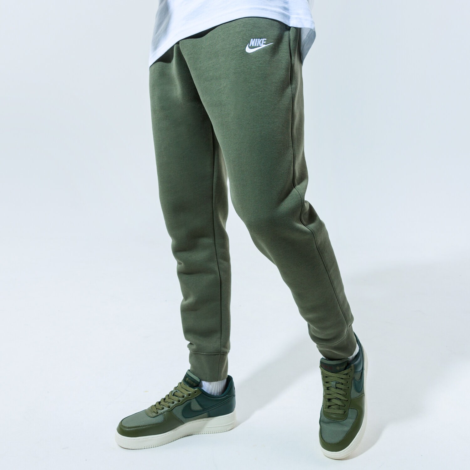 Spodnie sportowe męskie NIKE SPODNIE SPORTSWEAR CLUB FLEECE BV2671-380 ZIELONY