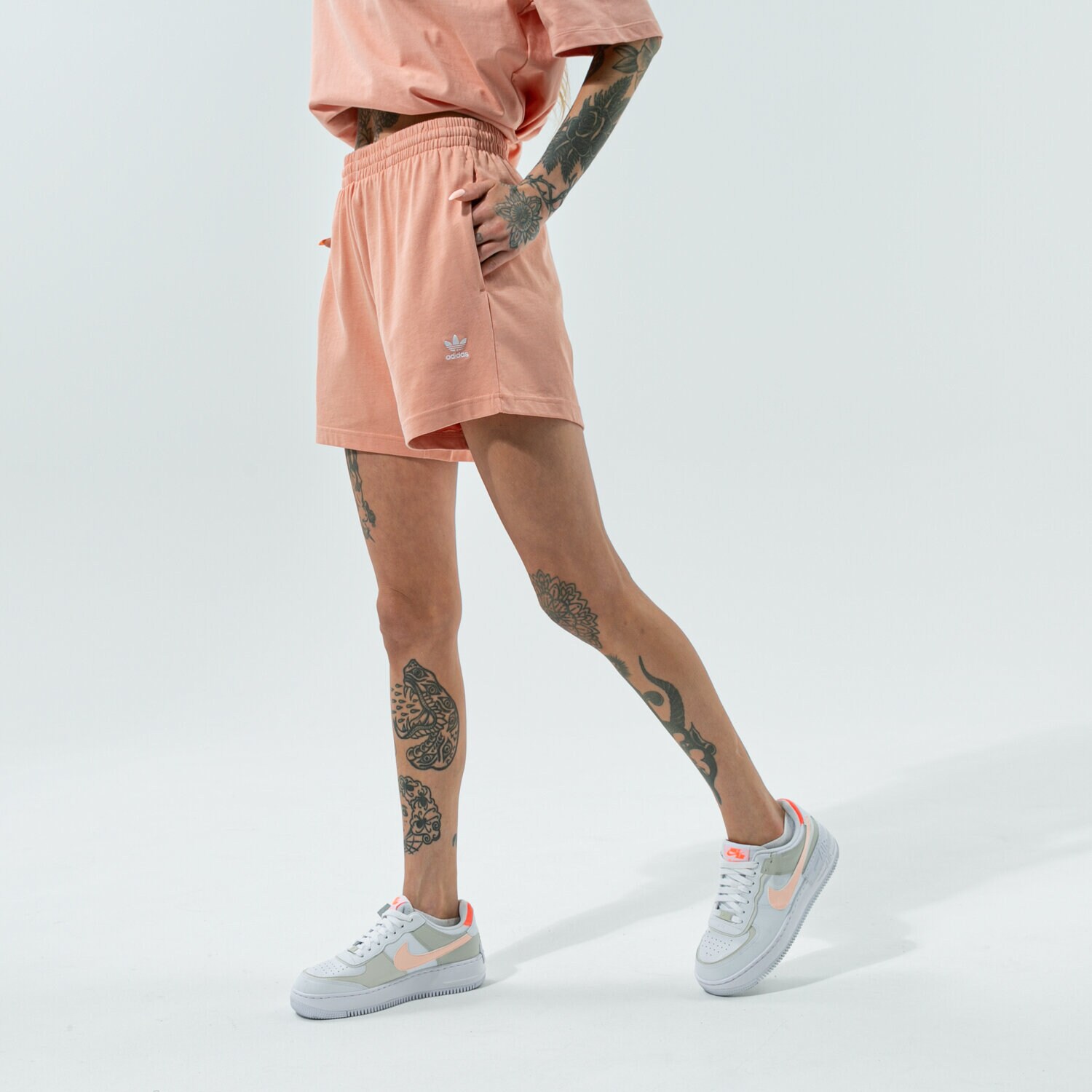 Krótkie spodenki, szorty damskie ADIDAS SZORTY SHORTS H06608 RÓŻOWY